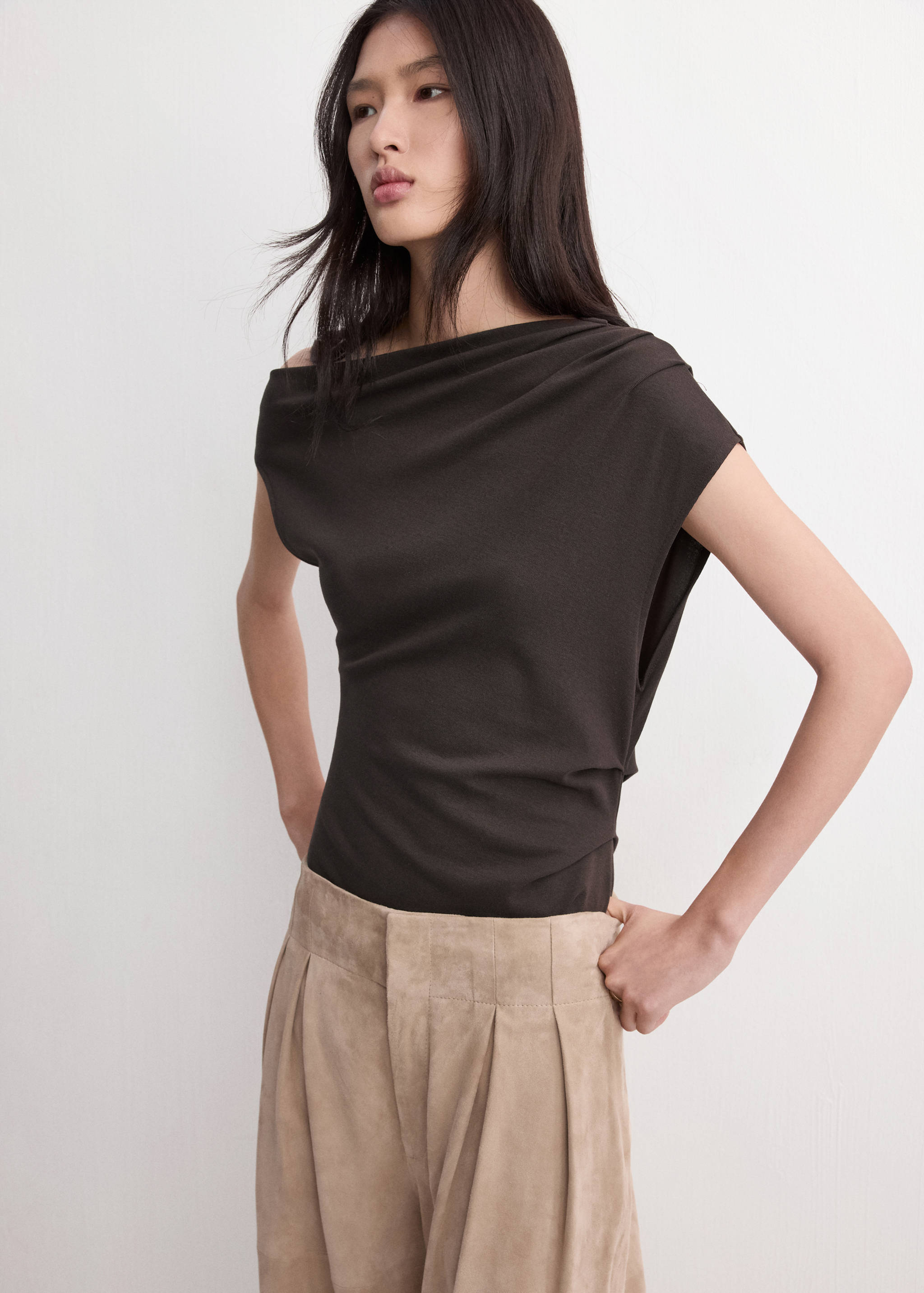Asymmetric ruched top - Medium plane