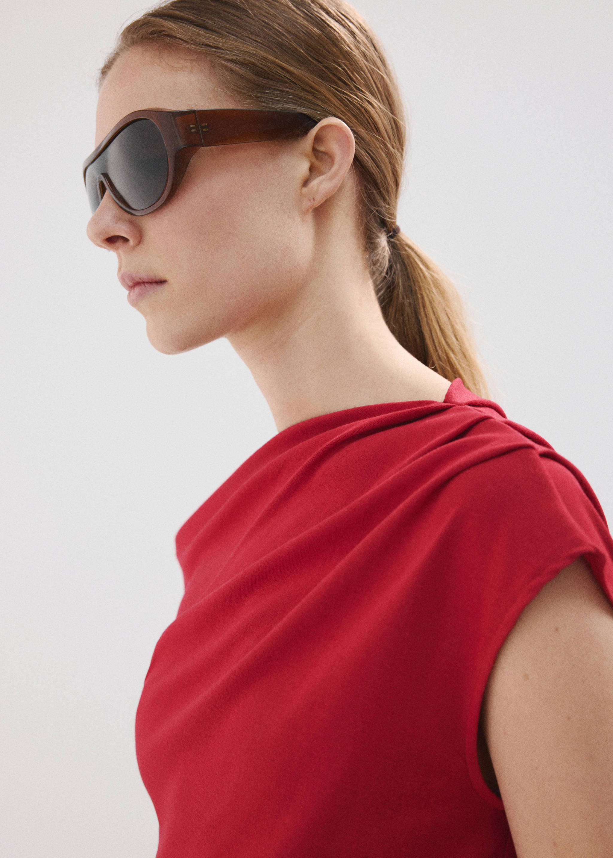 Asymmetric ruched top - Details of the article 6