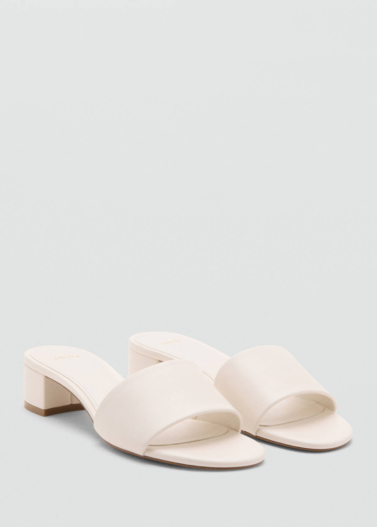 Block-heel sandals with strap — Ecru