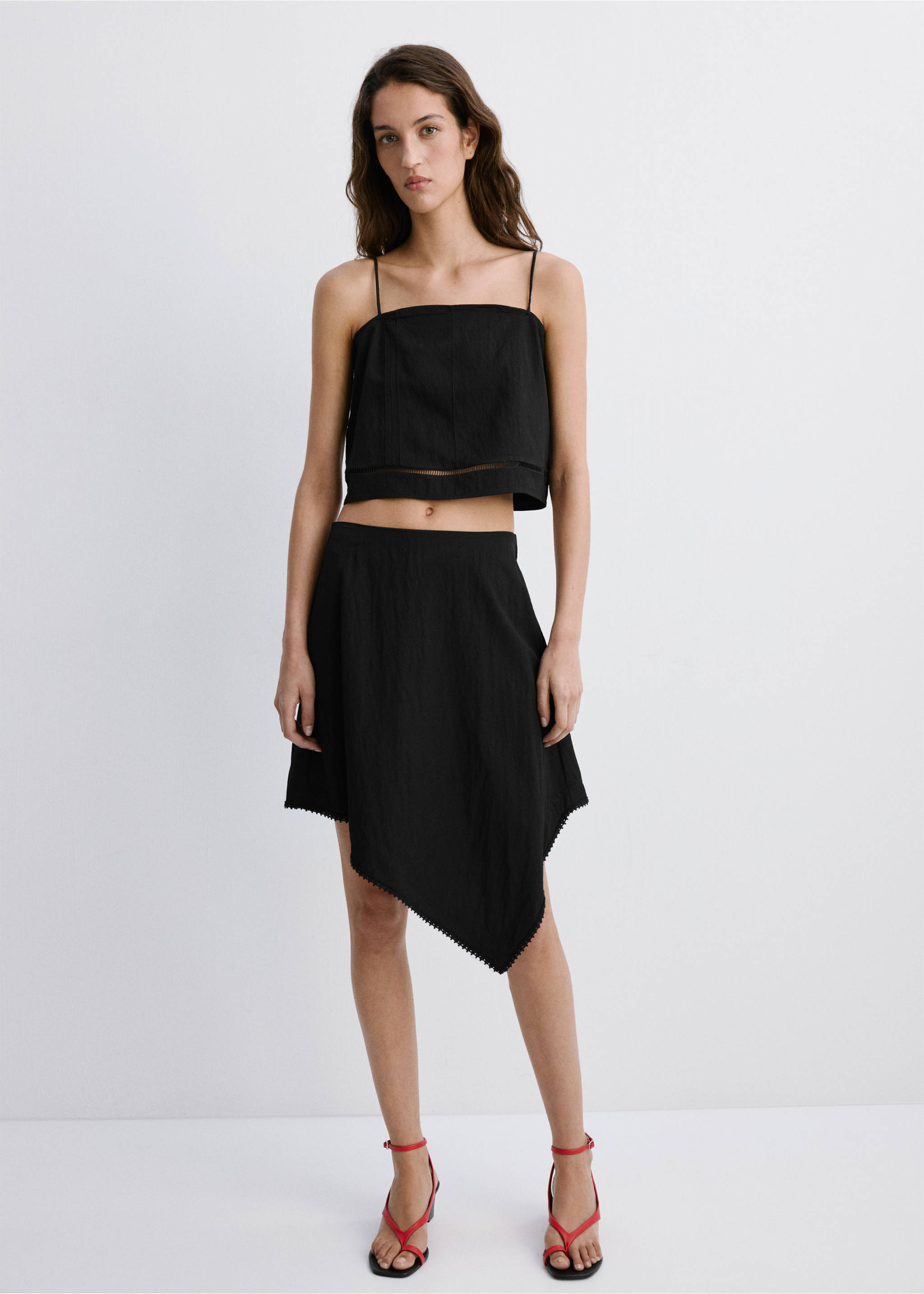 Topp med axelband och knappar - Allmän bild, Svart. Ref: 27047783-00.