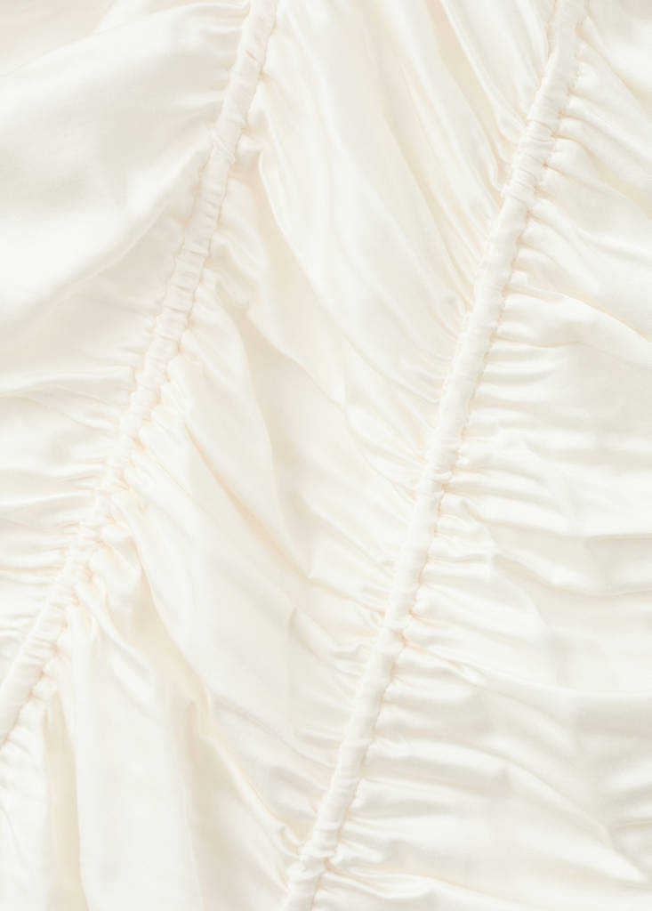 Satin dress with adjustable ruching — Ecru