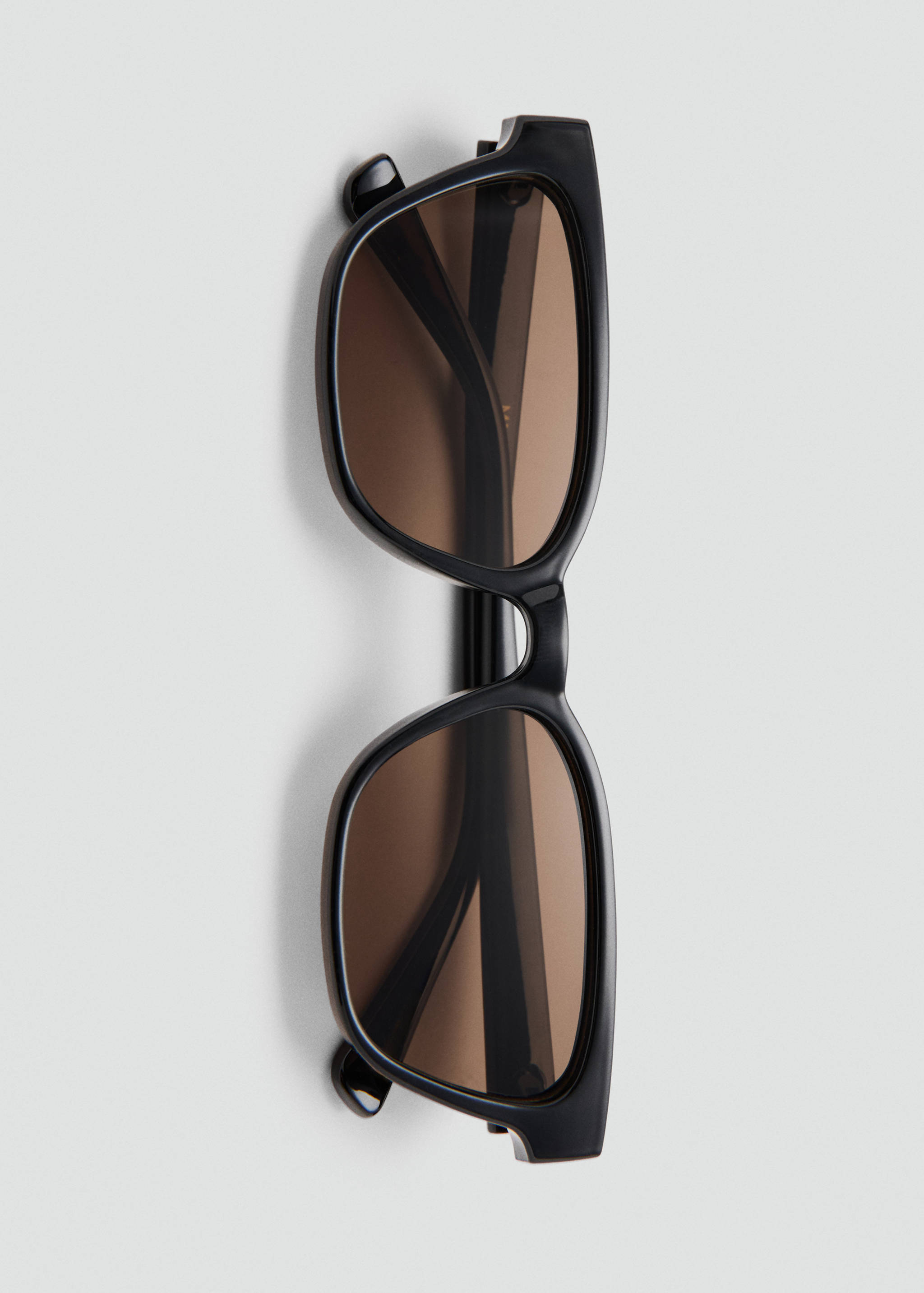 Resin frame sunglasses - Details of the article 2