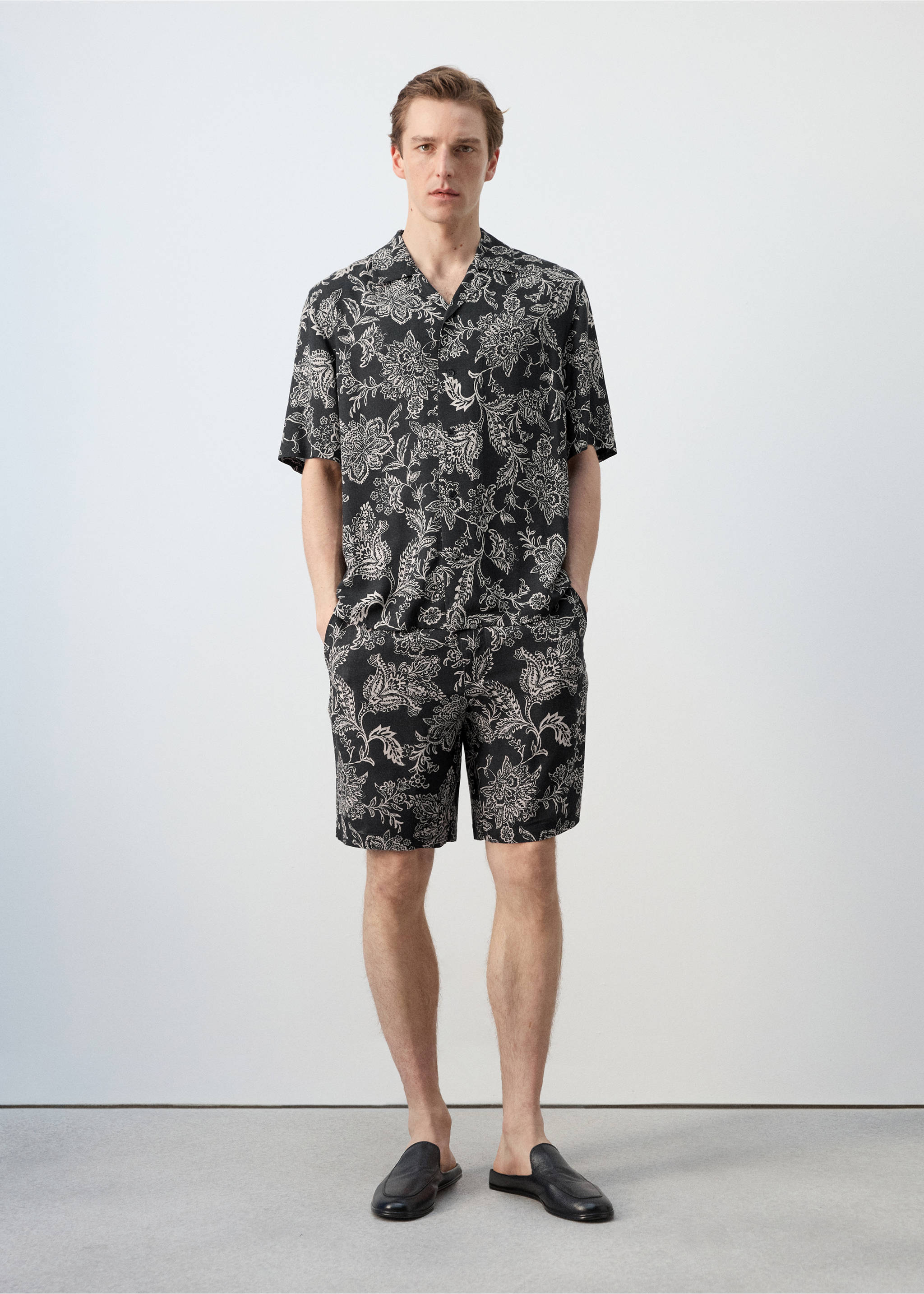 Printed slim fit bermuda shorts - General plane, Black. Ref: 27047895-00.
