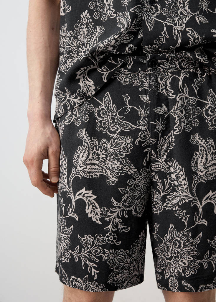 Printed slim fit bermuda shorts — Black