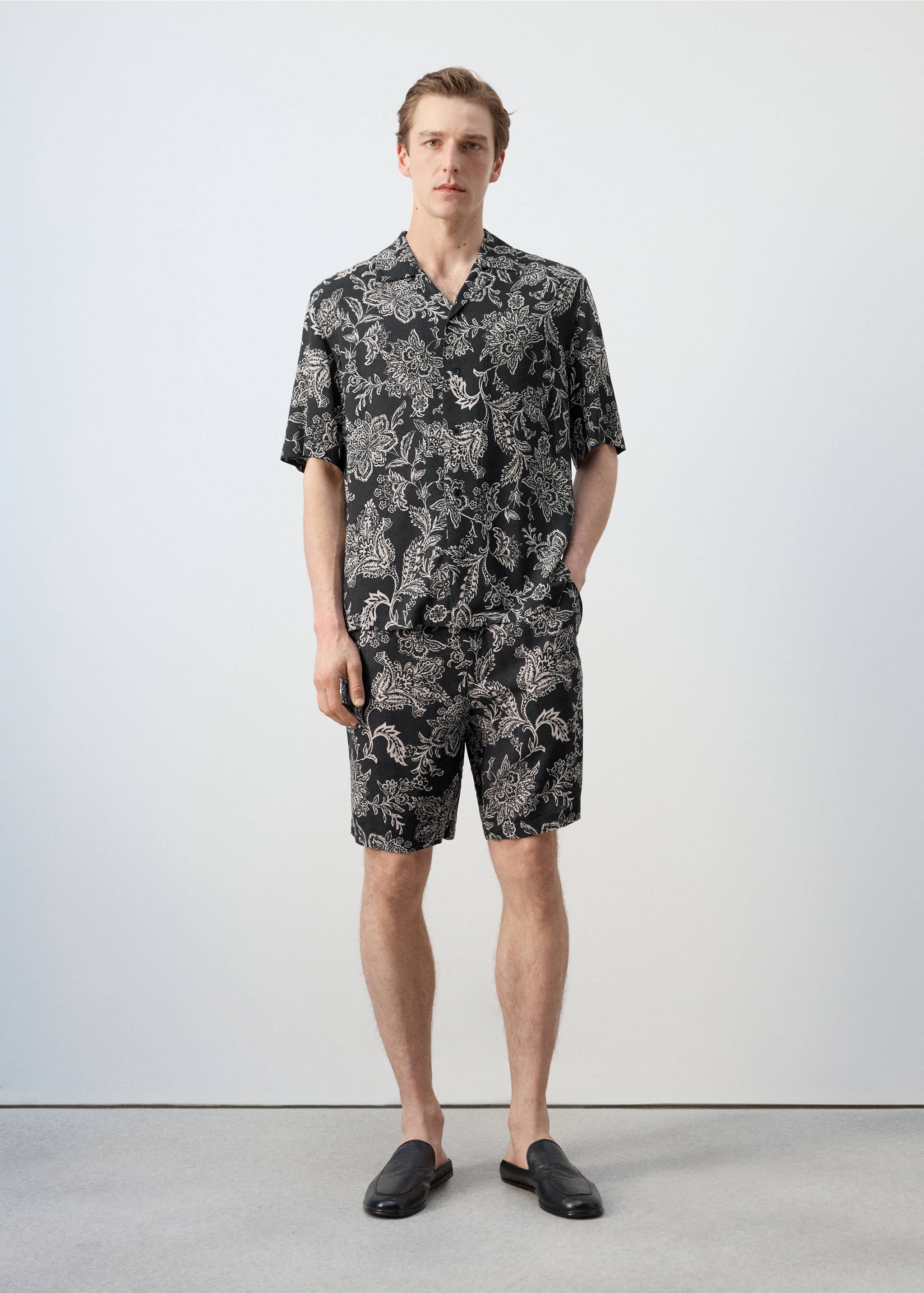 Camisa estampada regular fit - Plano general, Negro. Ref: 27047898-00.