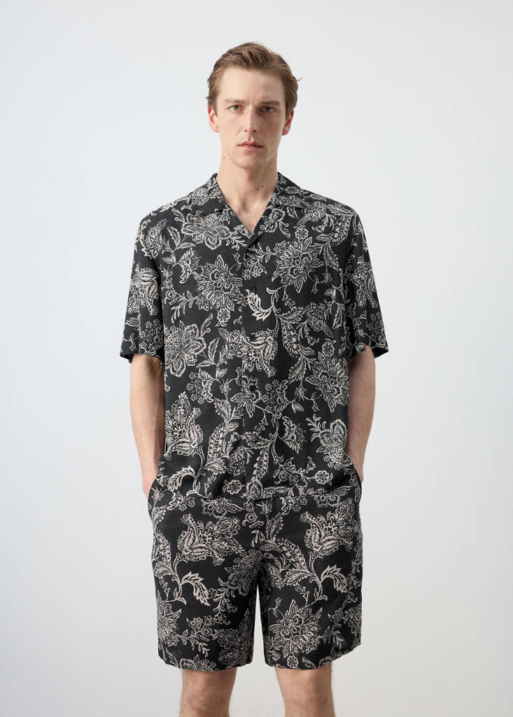Regular-fit printed shirt — Black