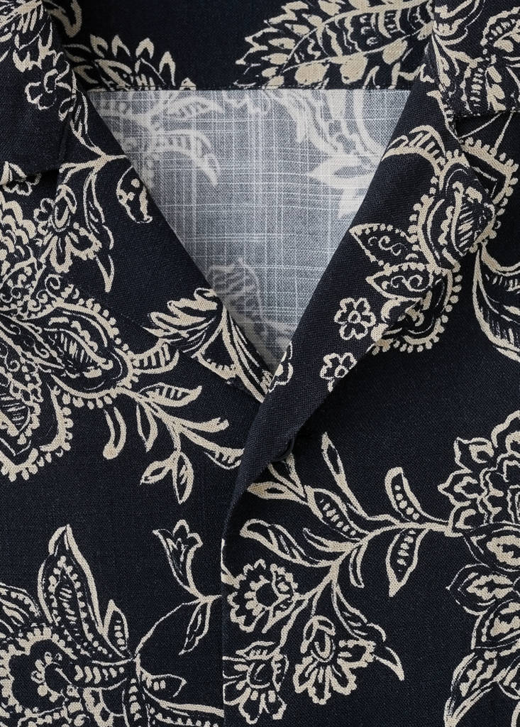 Regular-fit printed shirt — Black
