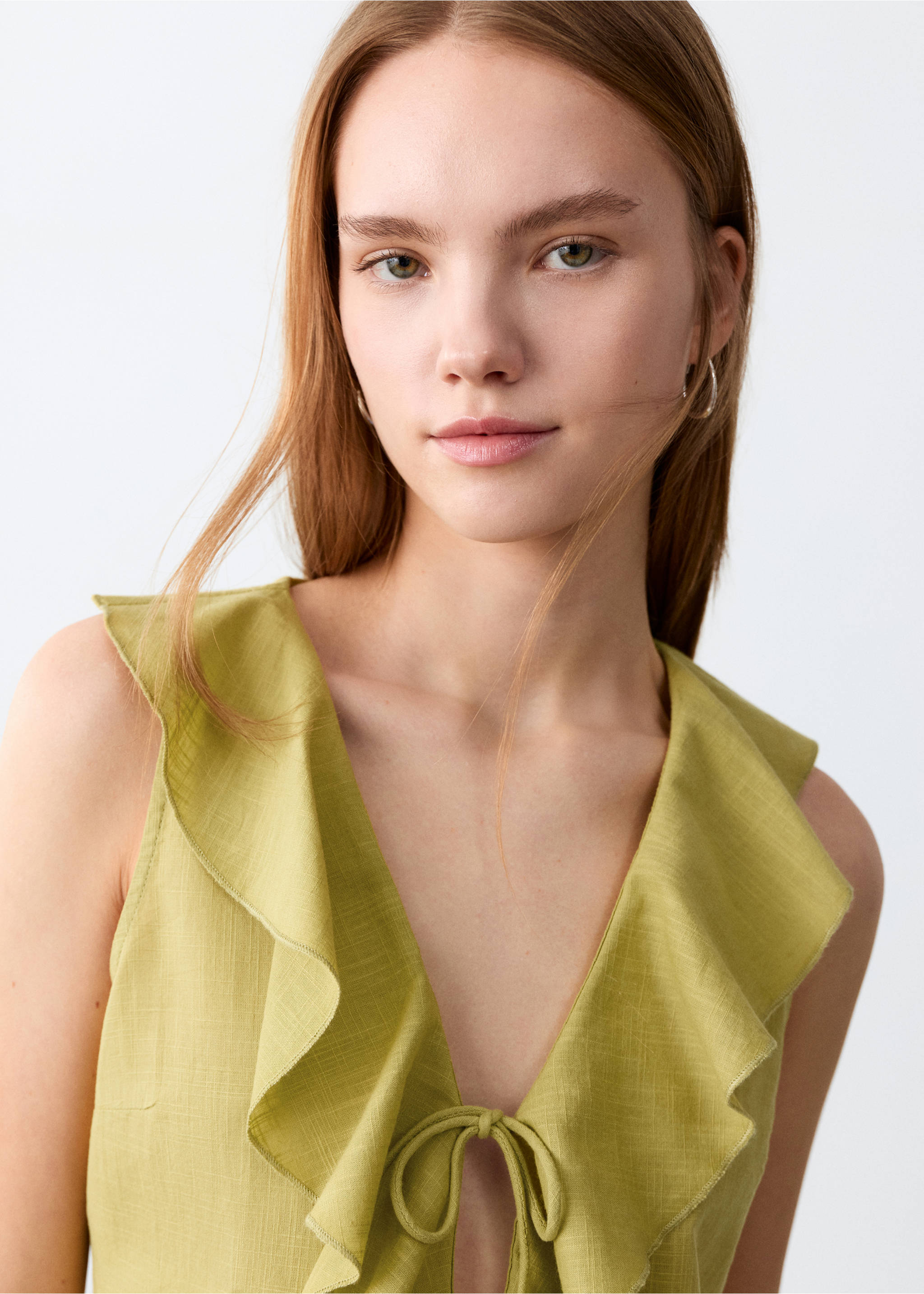 Ruffled top - Details of the article 1, Pastel Green. Ref: 27047902-00.