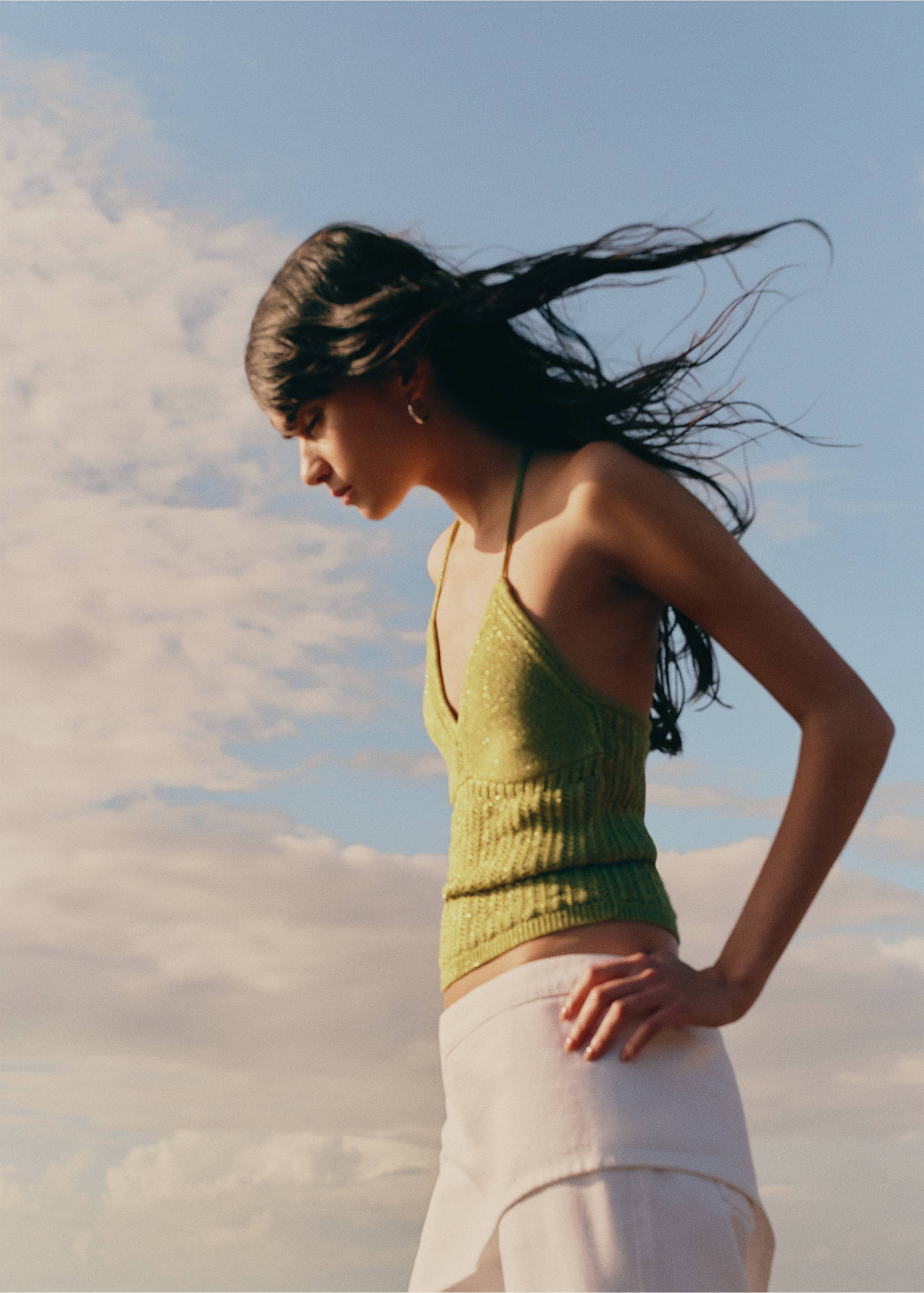 Fine knit halter top - Details of the article 5, Green. Ref: 27047908-00.