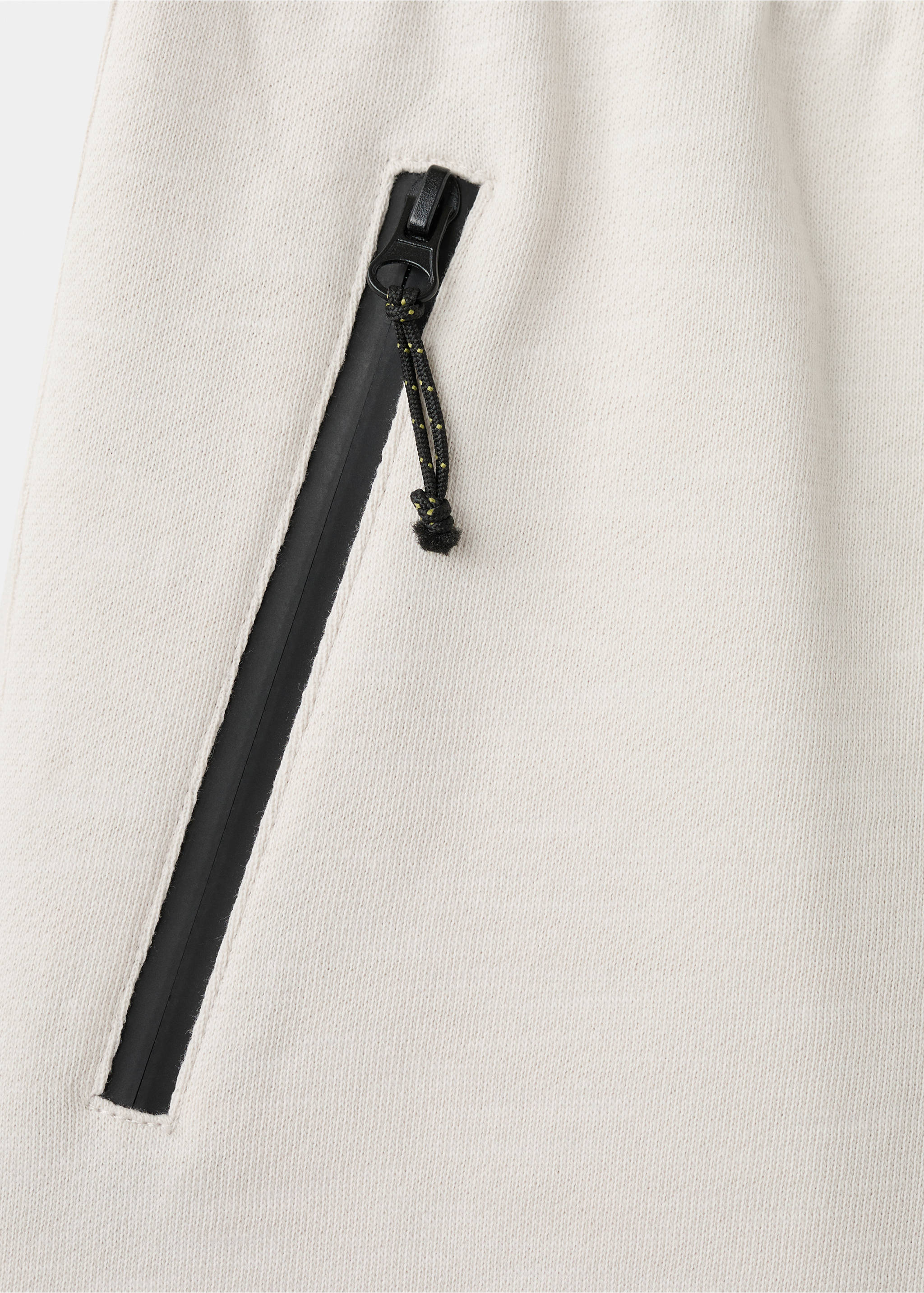 Bermuda shorts with drawstring - Details of the article 0, Ecru. Ref: 27047913-00.