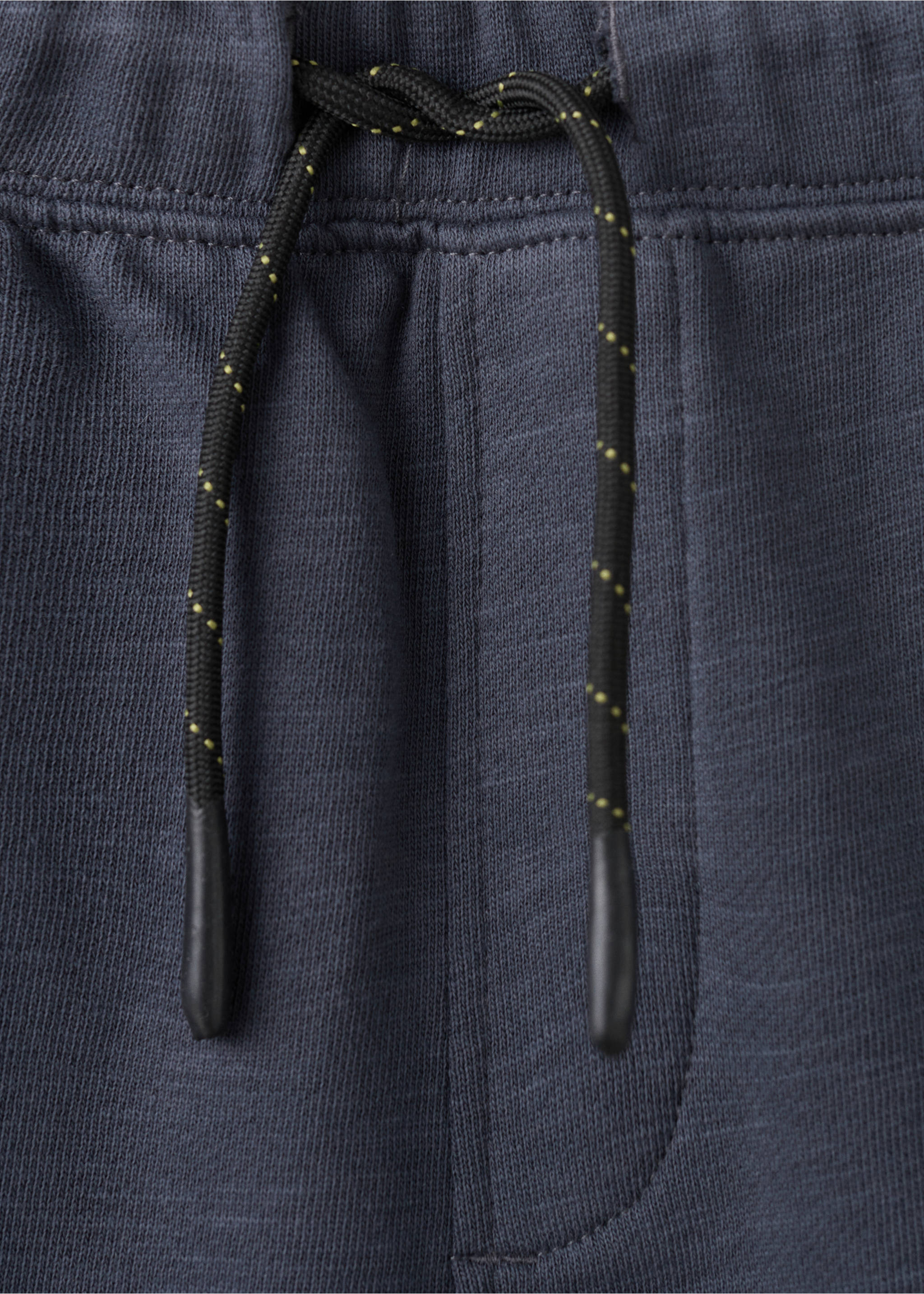 Bermuda shorts with drawstring - Details of the article 8, Charcoal. Ref: 27047913-00.