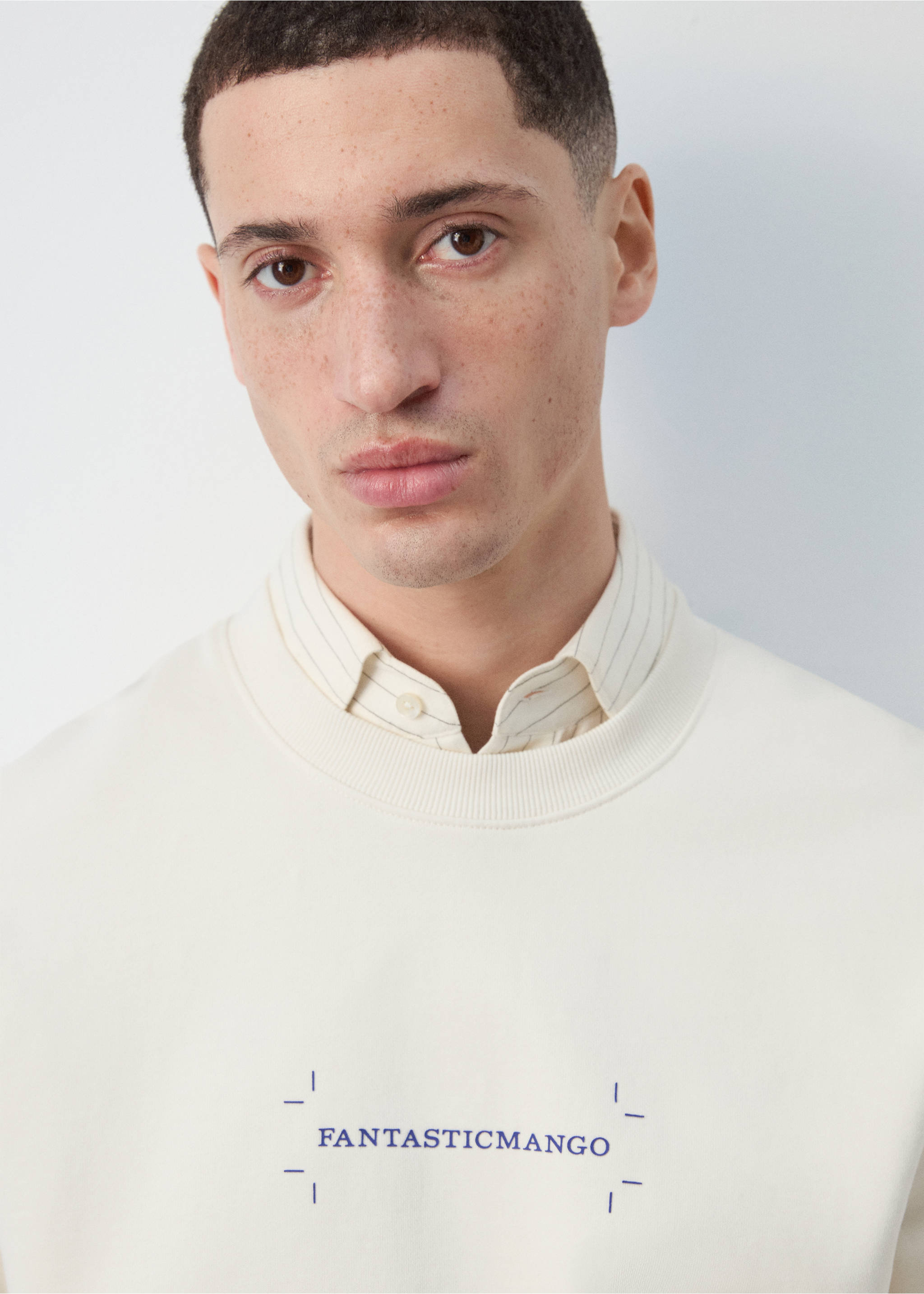 100% cotton hooded sweatshirt text - Details of the article 1, Off White. Ref: 27047917-00.