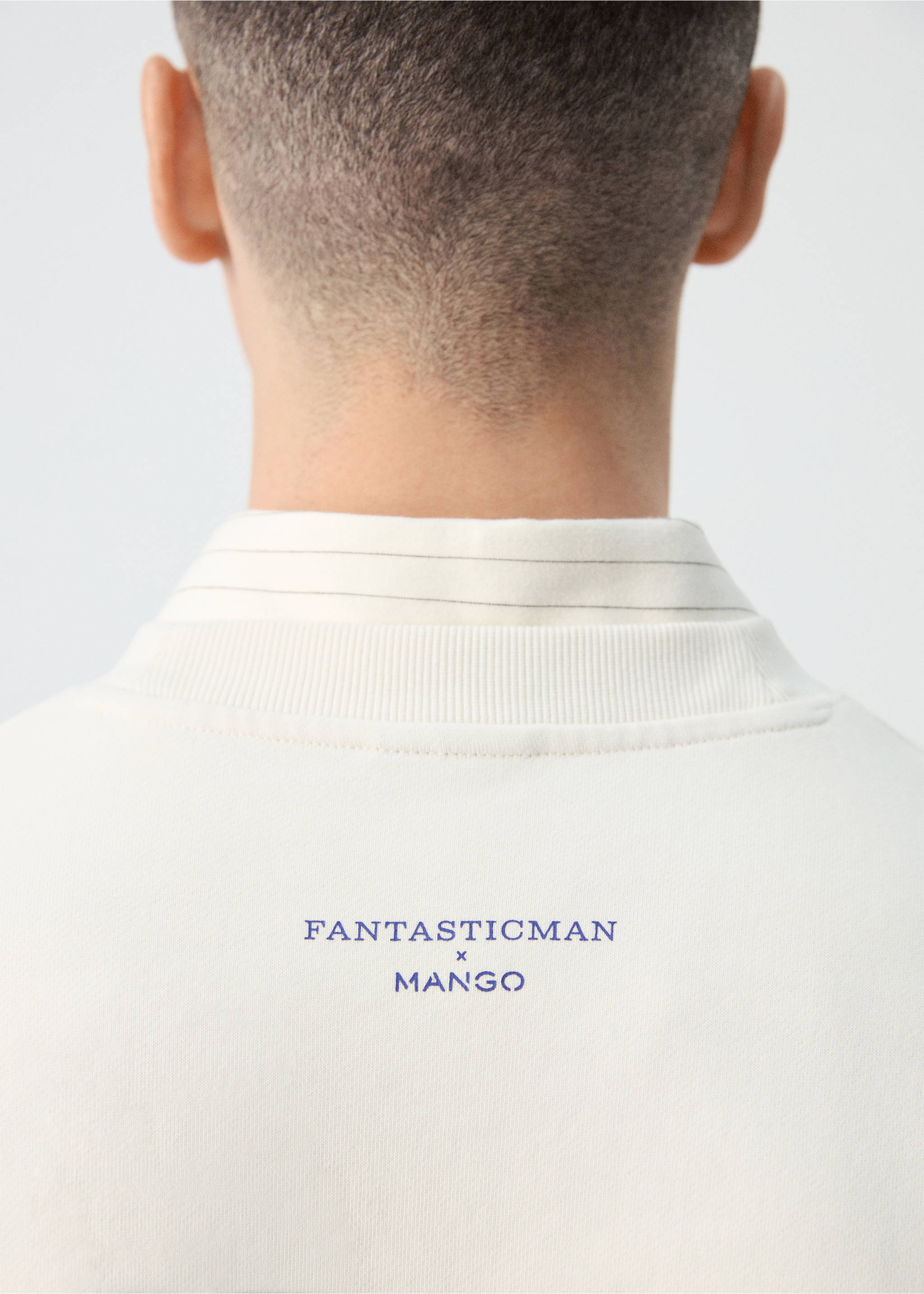 100% cotton hooded sweatshirt text - Details of the article 6, Off White. Ref: 27047917-00.