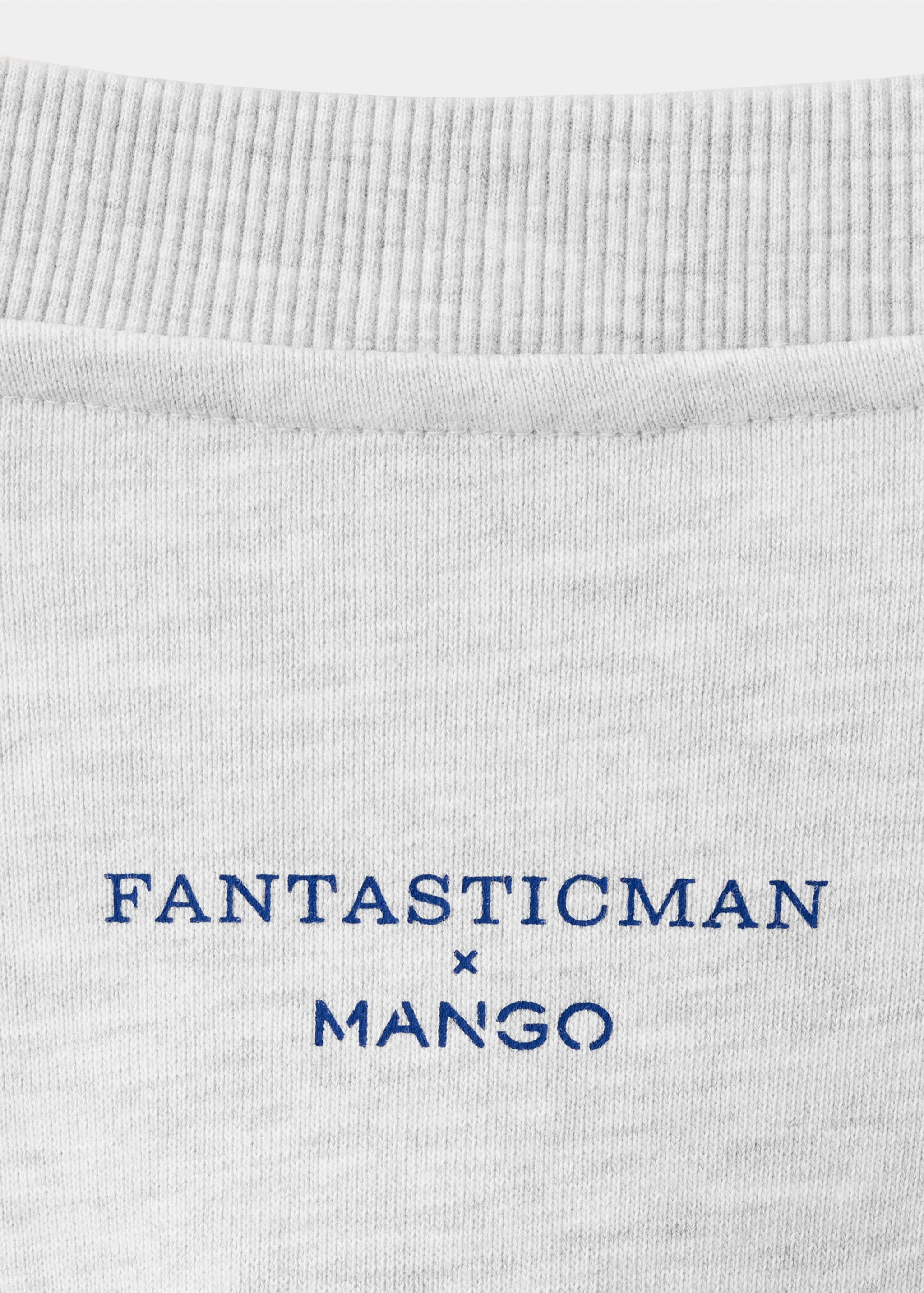 100% cotton hooded sweatshirt text - Details of the article 0, Medium Heather Grey. Ref: 27047918-00.