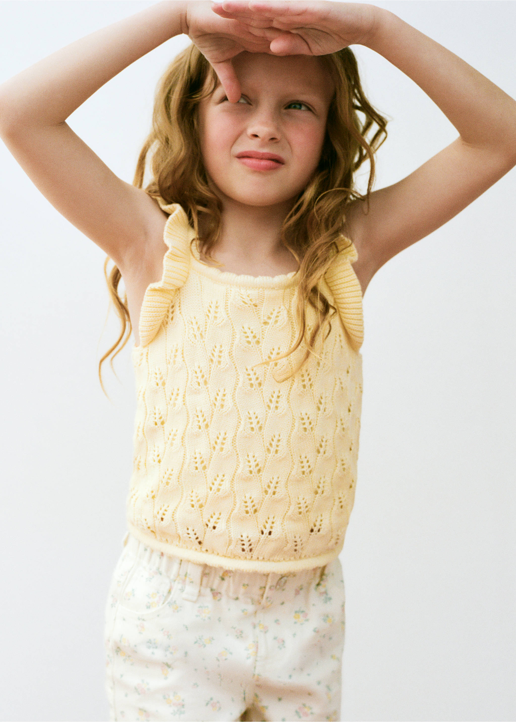 Hålstickad bomullstopp - Detaljer om artikeln 5, Pastellgul. Ref: 27047925-00.