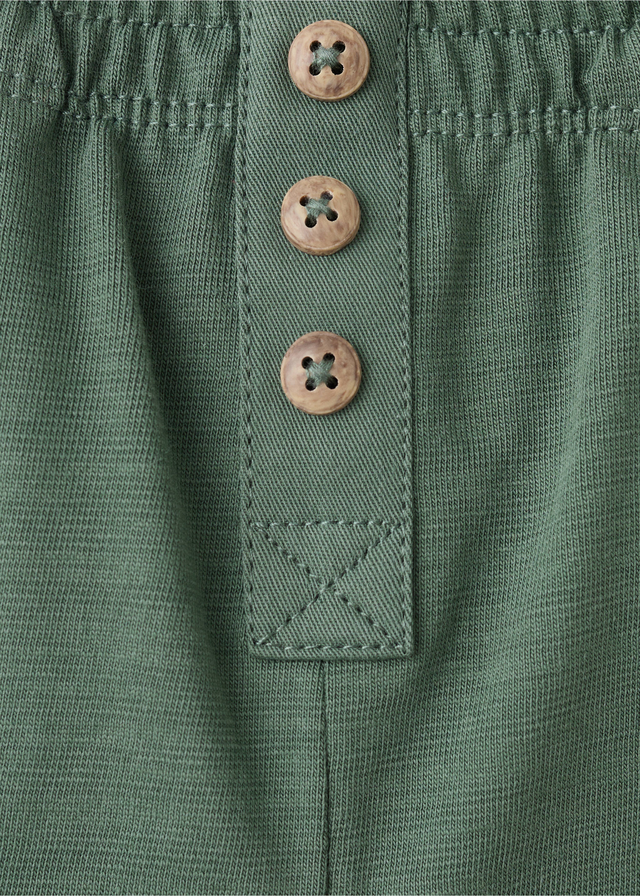 Low-rise cotton shorts - Details of the article 8, Green. Ref: 27048263-00.