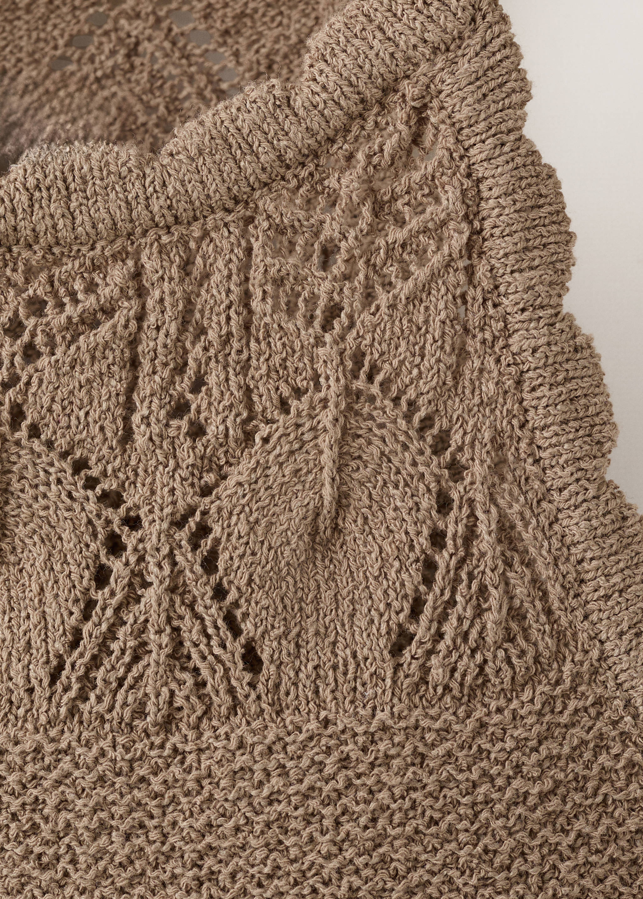 Crochet top with fringe detail - Details of the article 8