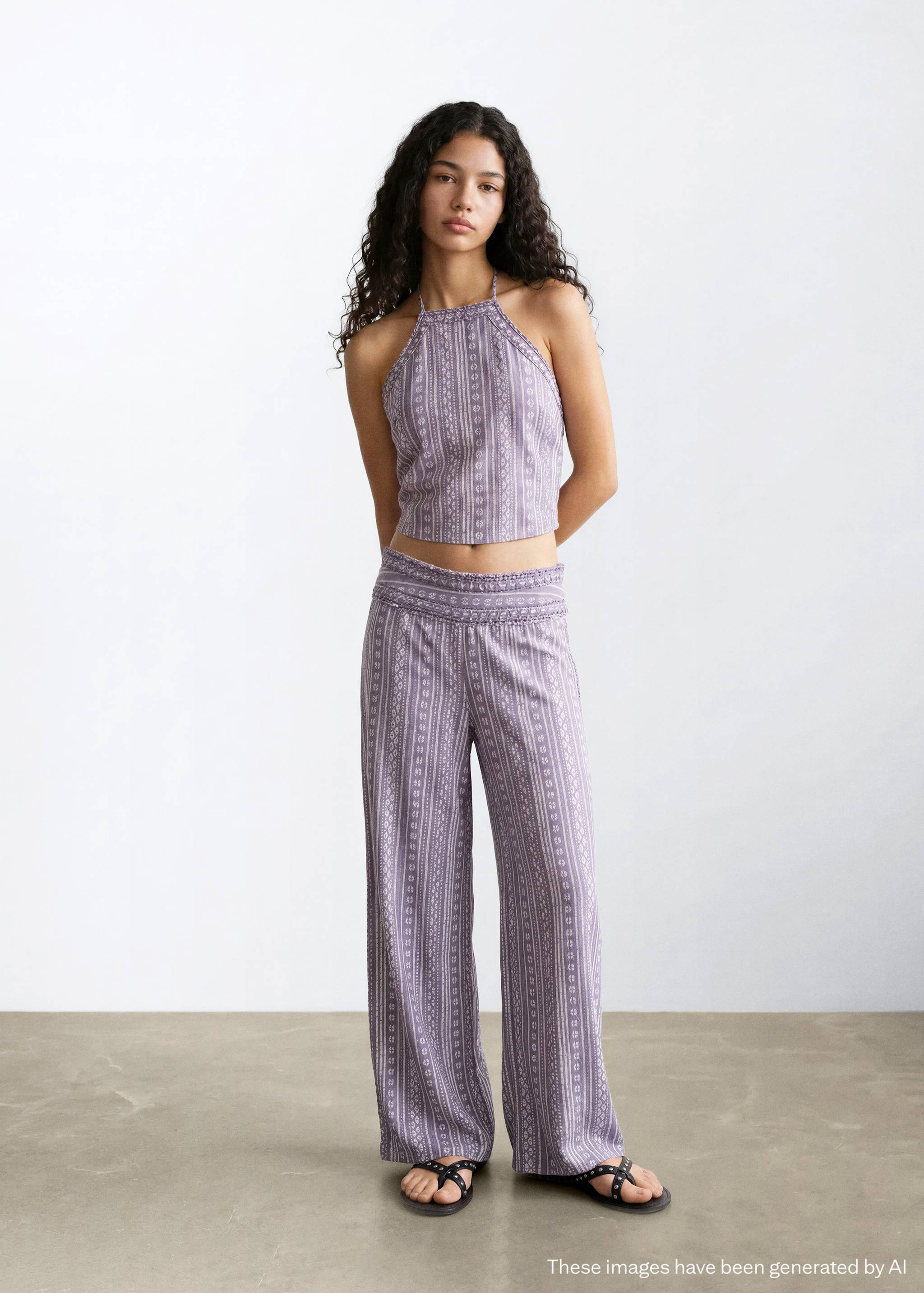 قميص مكشوف الظهر بحمالة حول العنق - تفاصيل المنتج 1