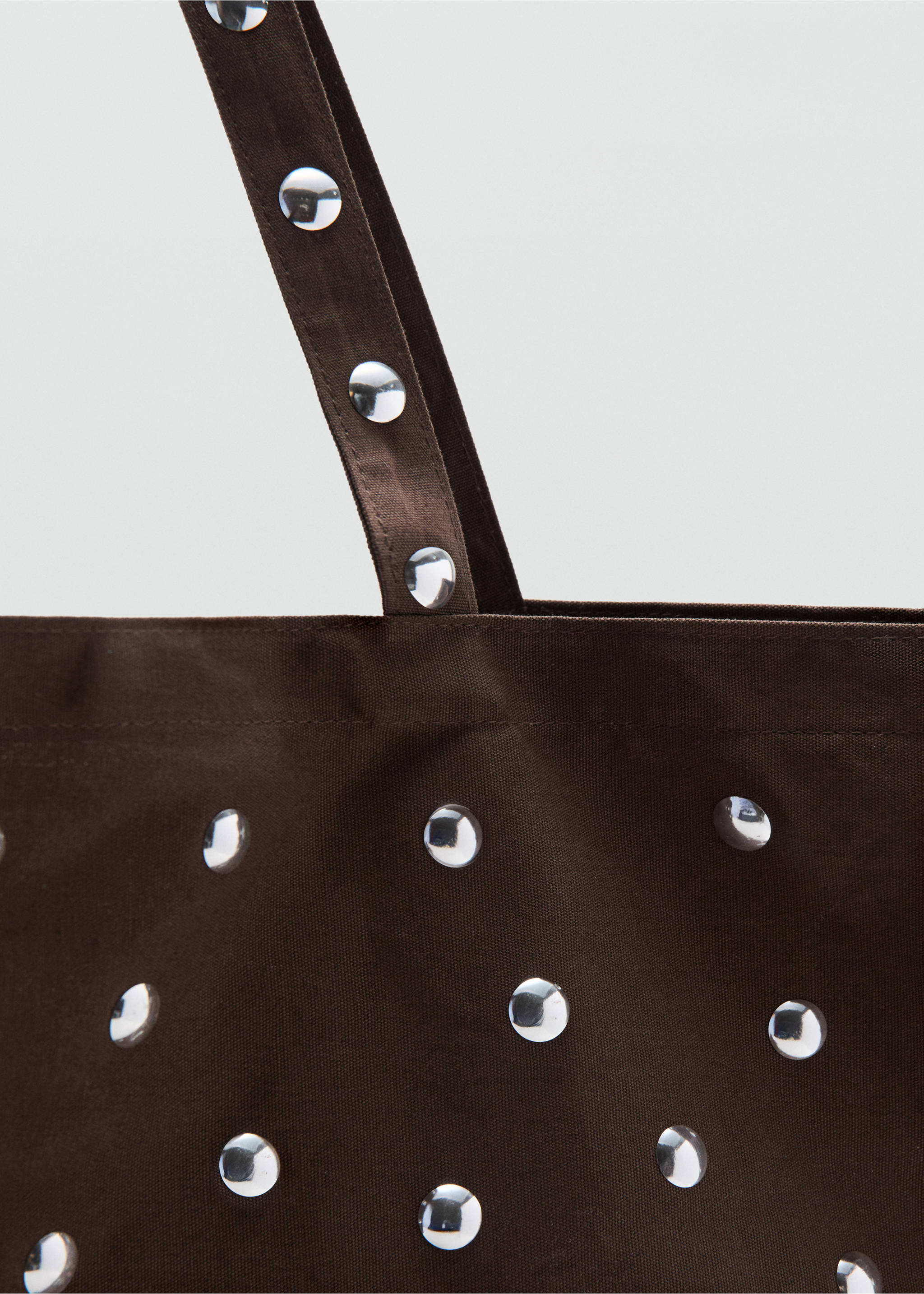 Studded tote bag - Details of the article 1, Chocolate. Ref: 27048665-00.