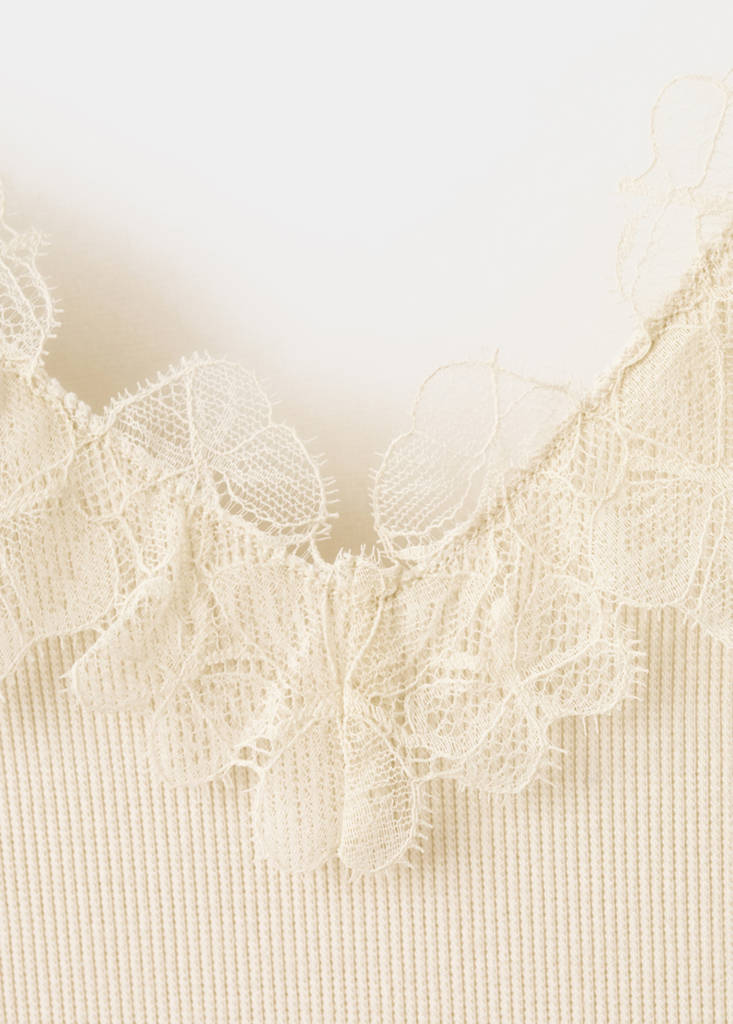 Lace detail knit top — Ecru