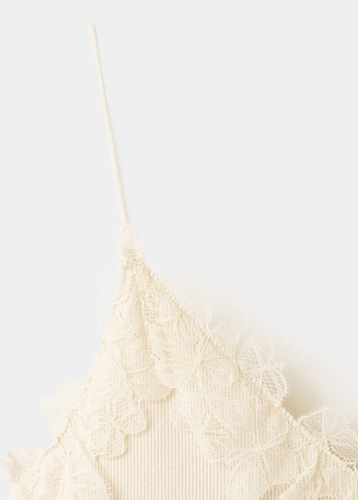 Lace detail knit top — Ecru