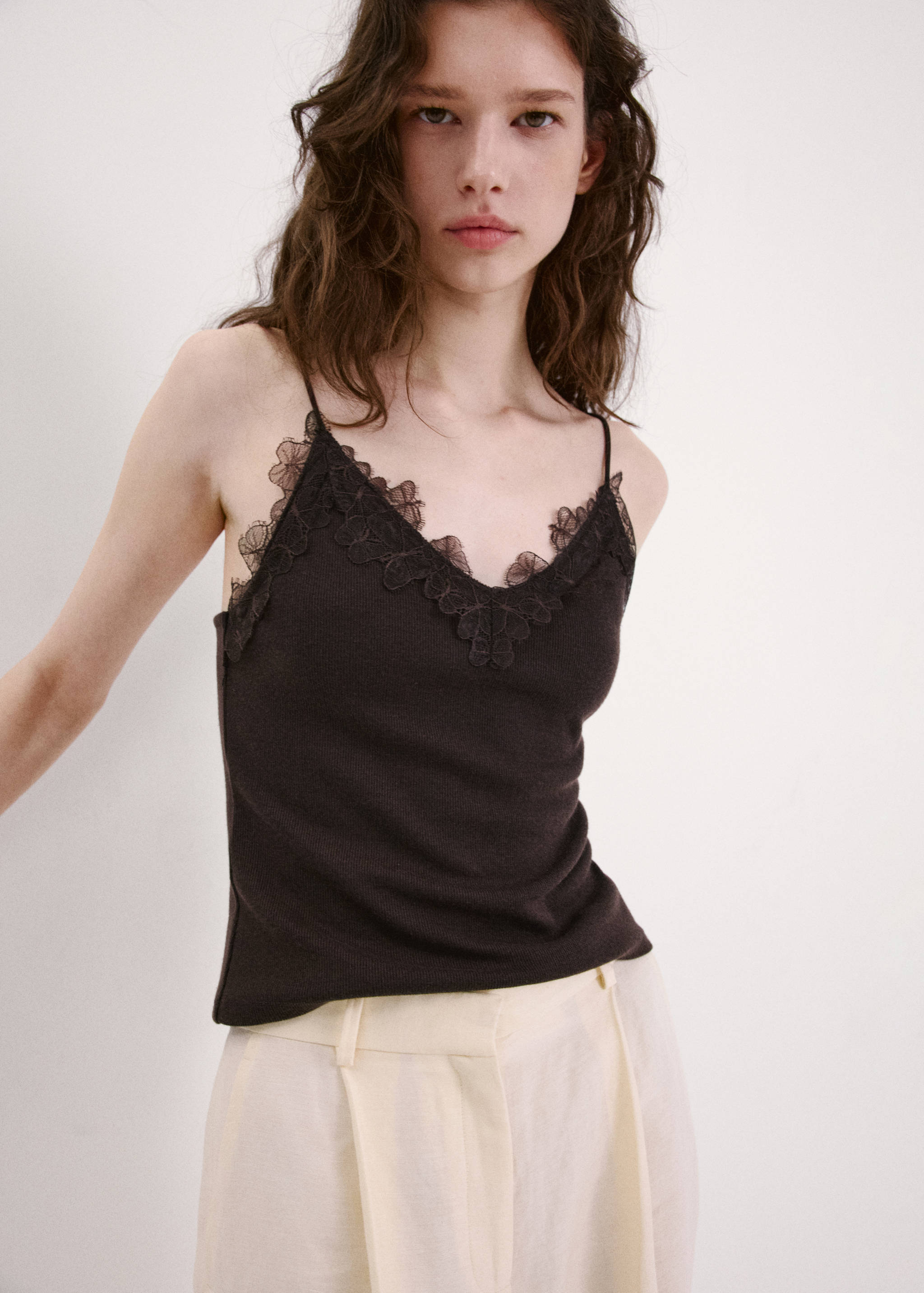 Lace detail knit top - Medium plane