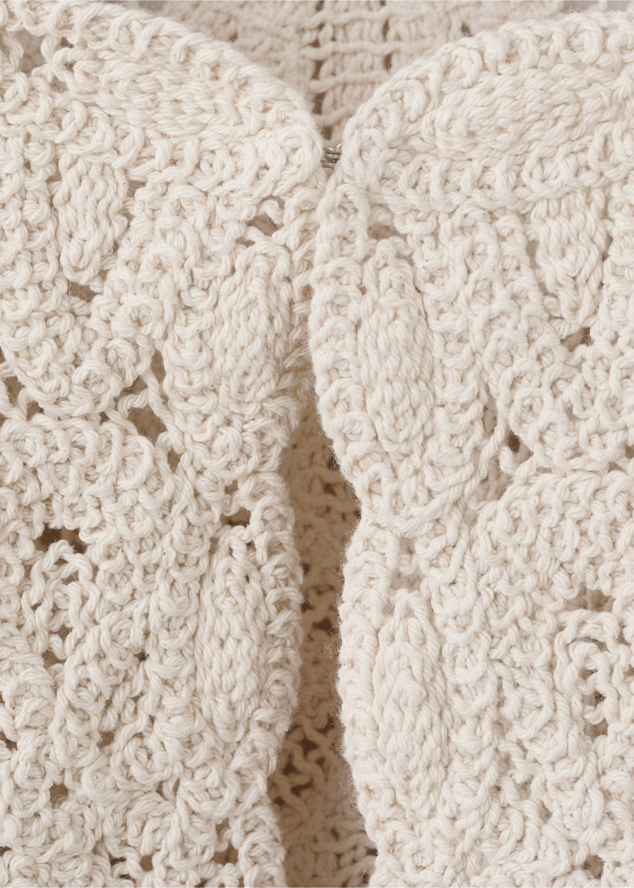 Knitted jacket with openwork details - Details of the article 0, Sand. Ref: 27049057-00.