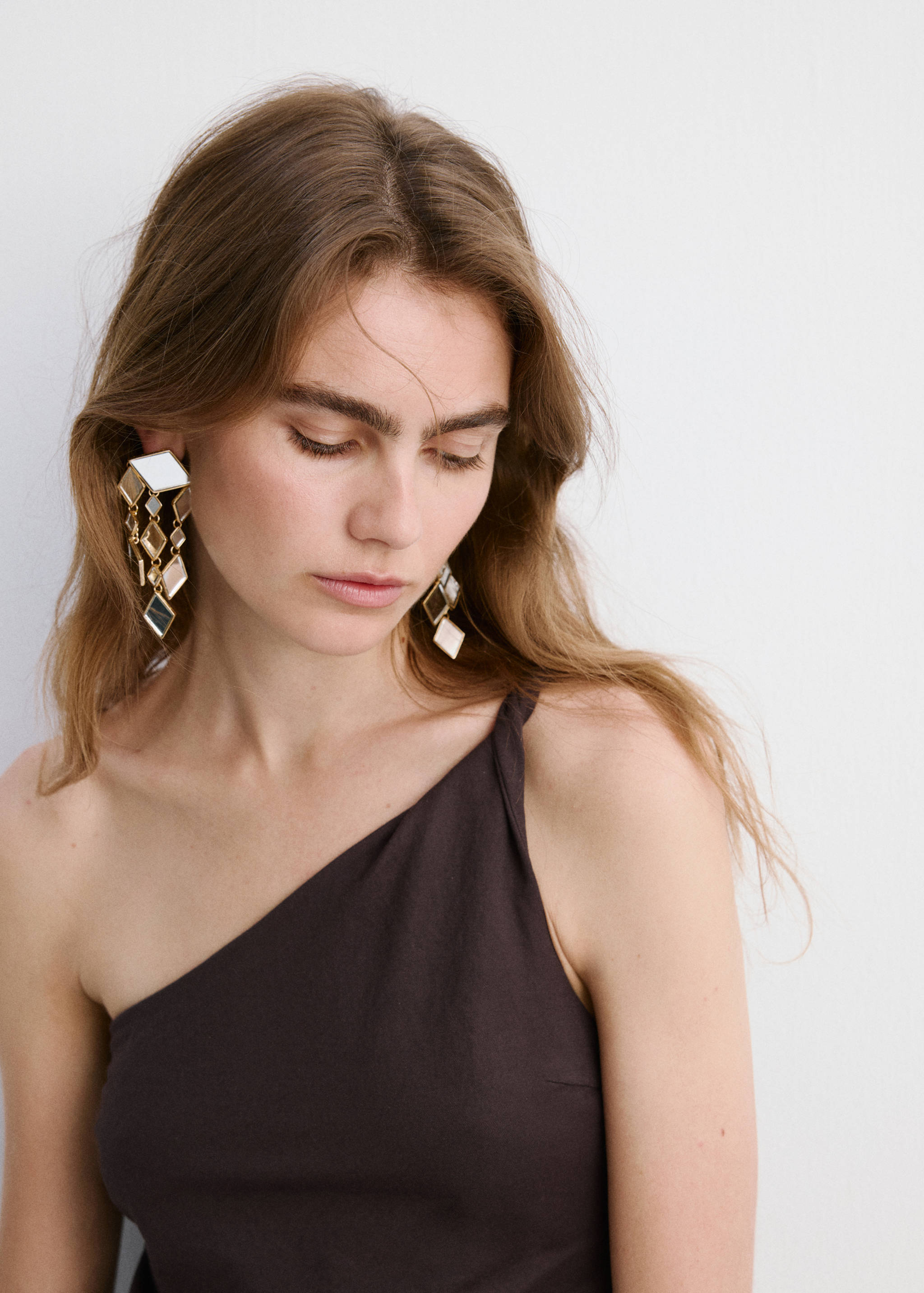 Robe asymétrique froncée à bretelles - Détail de l'article 1