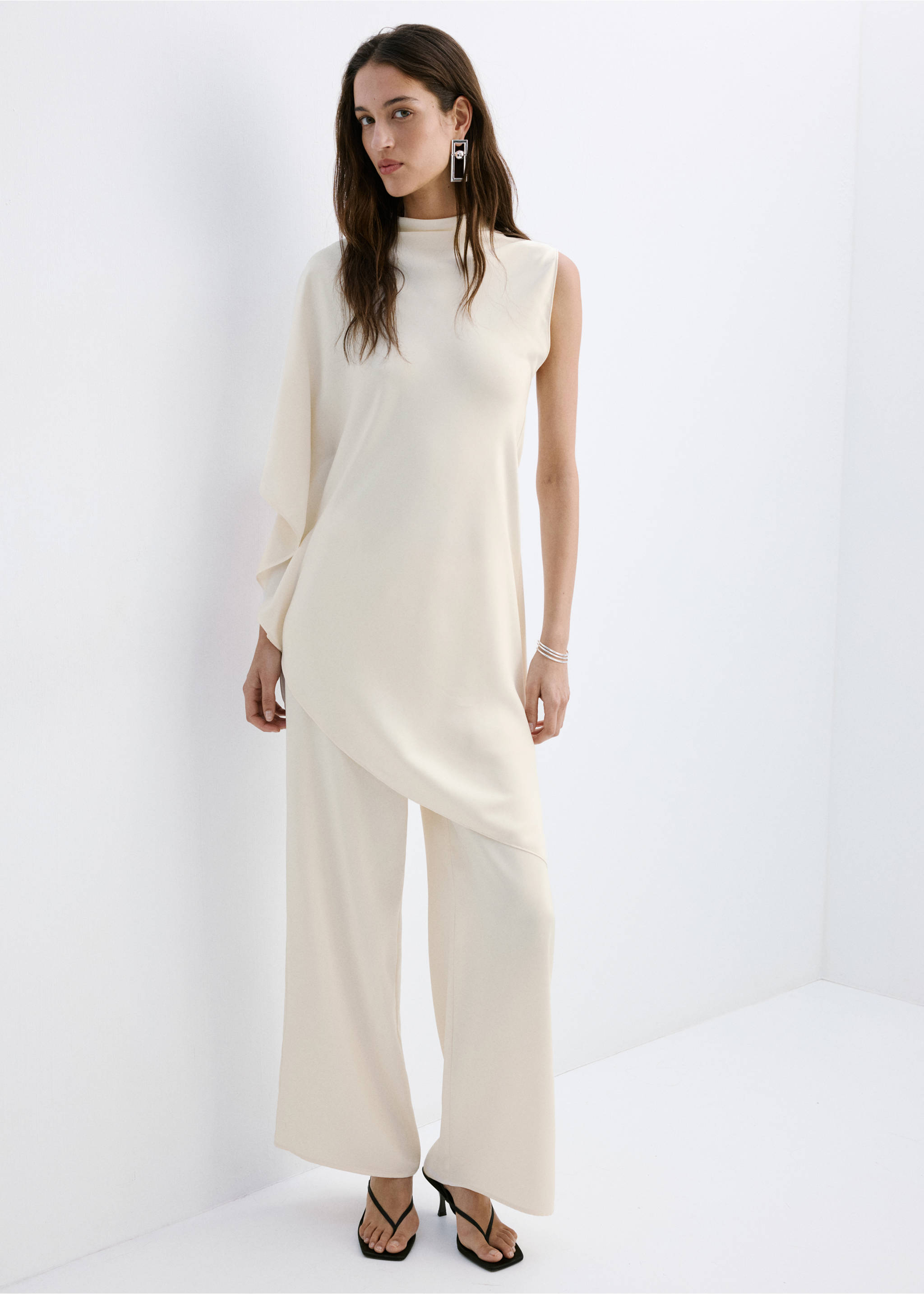 Pantalon droit satiné - Plan général, Écru. Ref: 27049060-00.