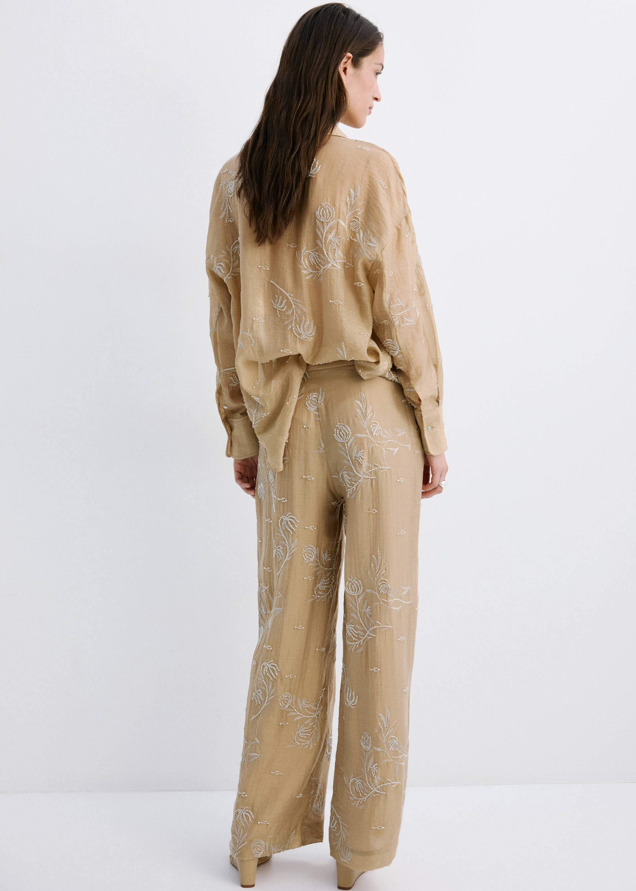 بنطال ليوسيل مطرز - الجهة الخلفية للمنتج