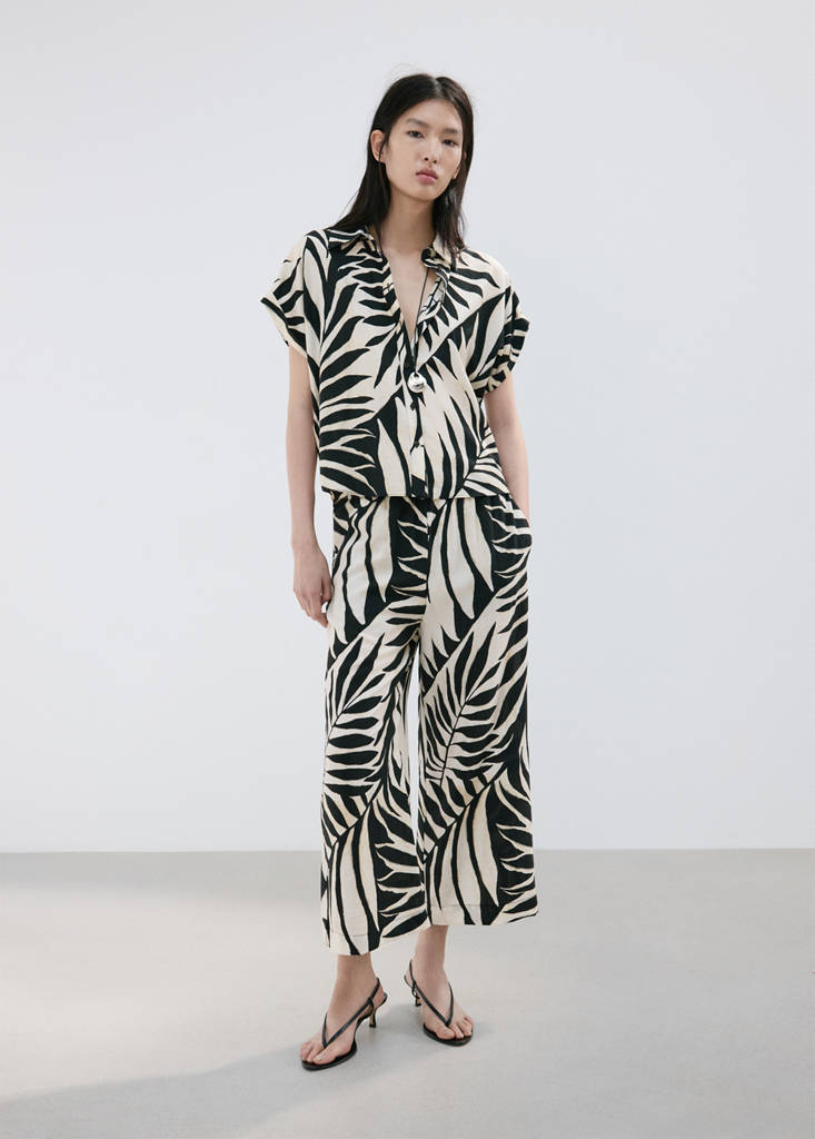 Flowy printed shirt — Ecru