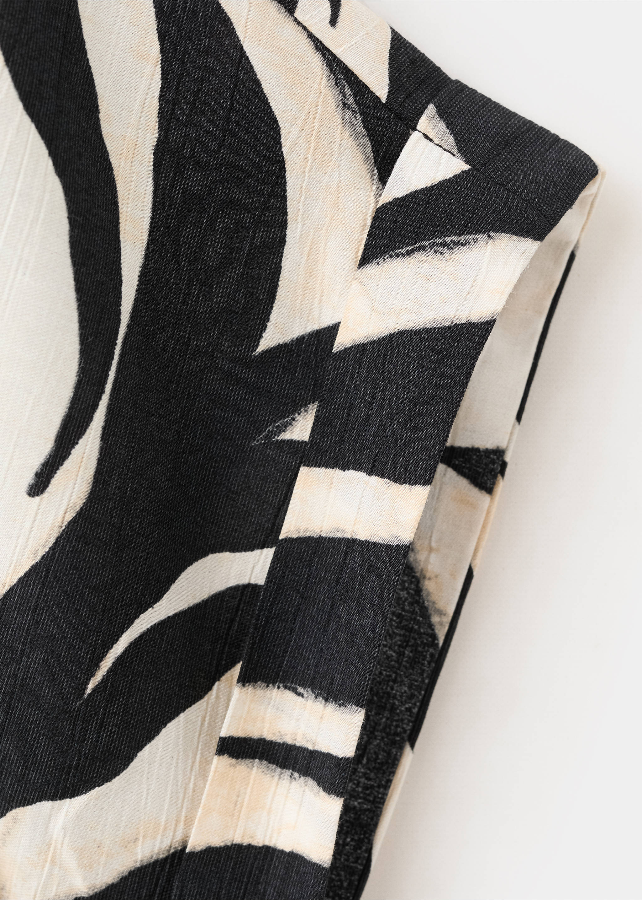 Flowy printed shirt - Details of the article 0, Ecru. Ref: 27049065-00.