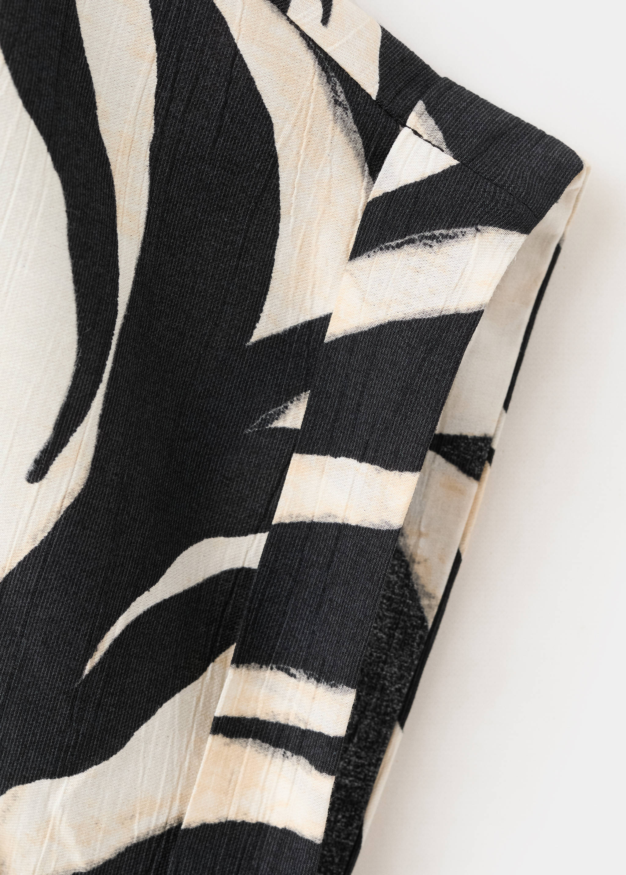 Flowy printed shirt - Details of the article 0