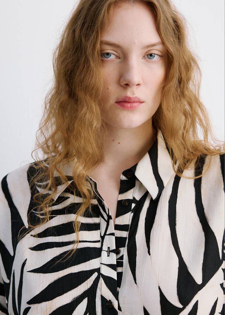 Flowy printed shirt — Ecru