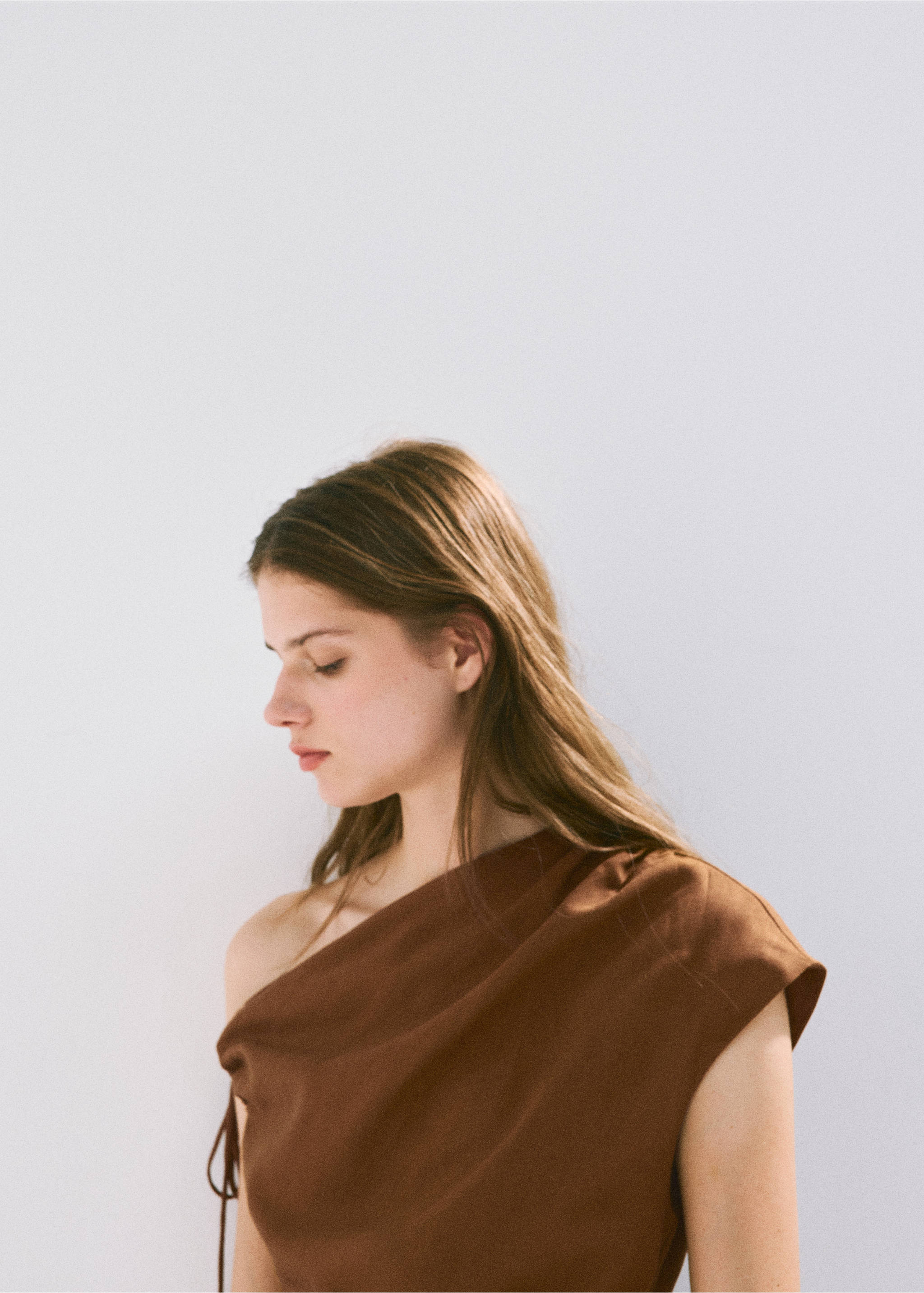 Asymmetric linen lyocell jumpsuit - Medium plane, Tobacco Brown. Ref: 27049066-01.