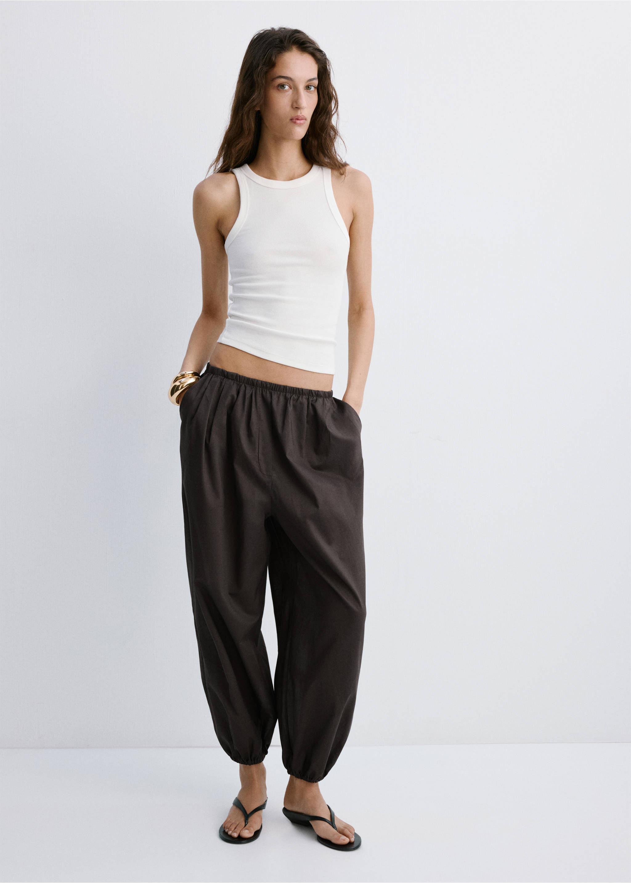 Pantalon en coton bouffant - Plan général, Chocolat. Ref: 27049080-00.