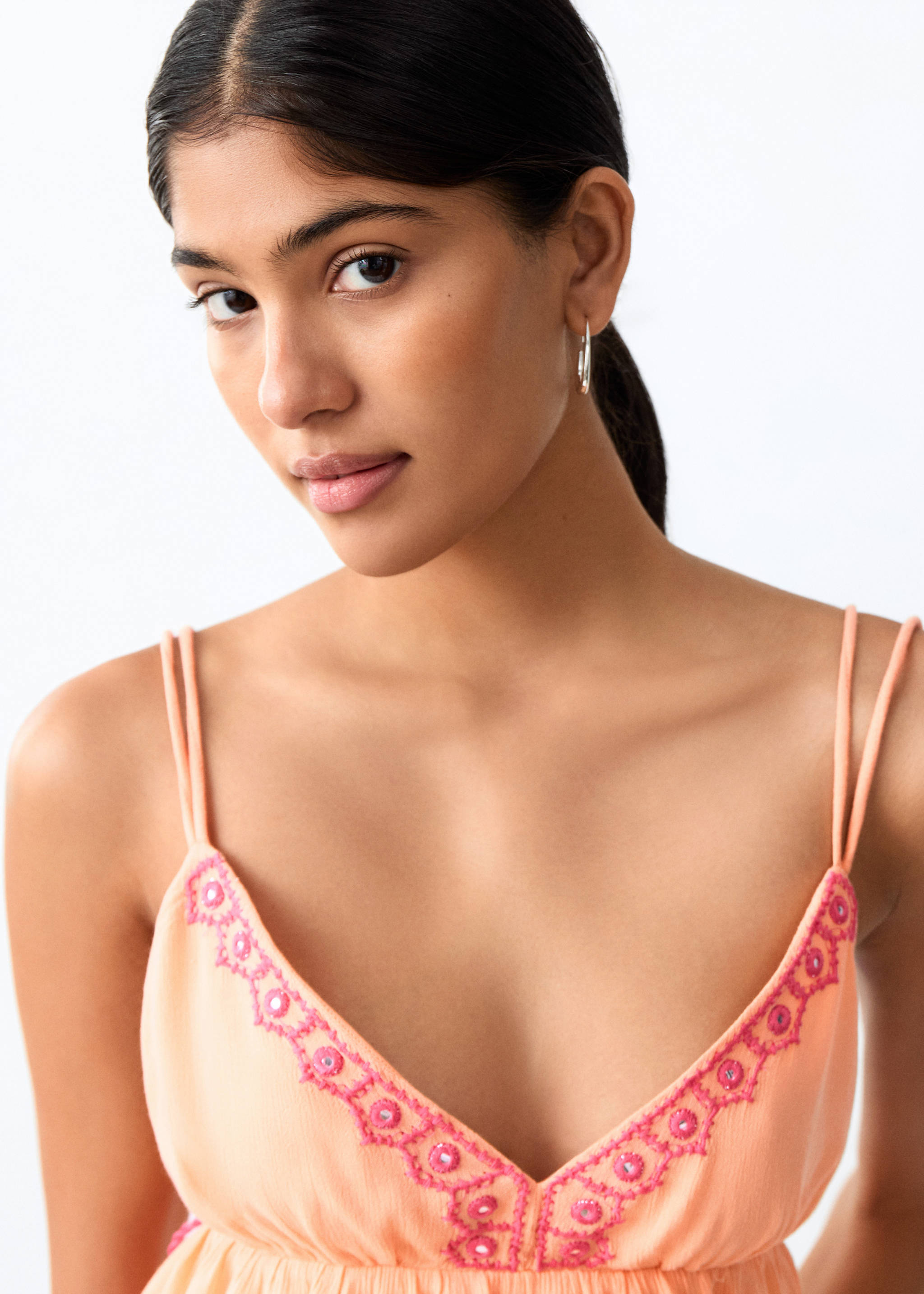 Top bretelles détails brodés - Détail de l'article 1