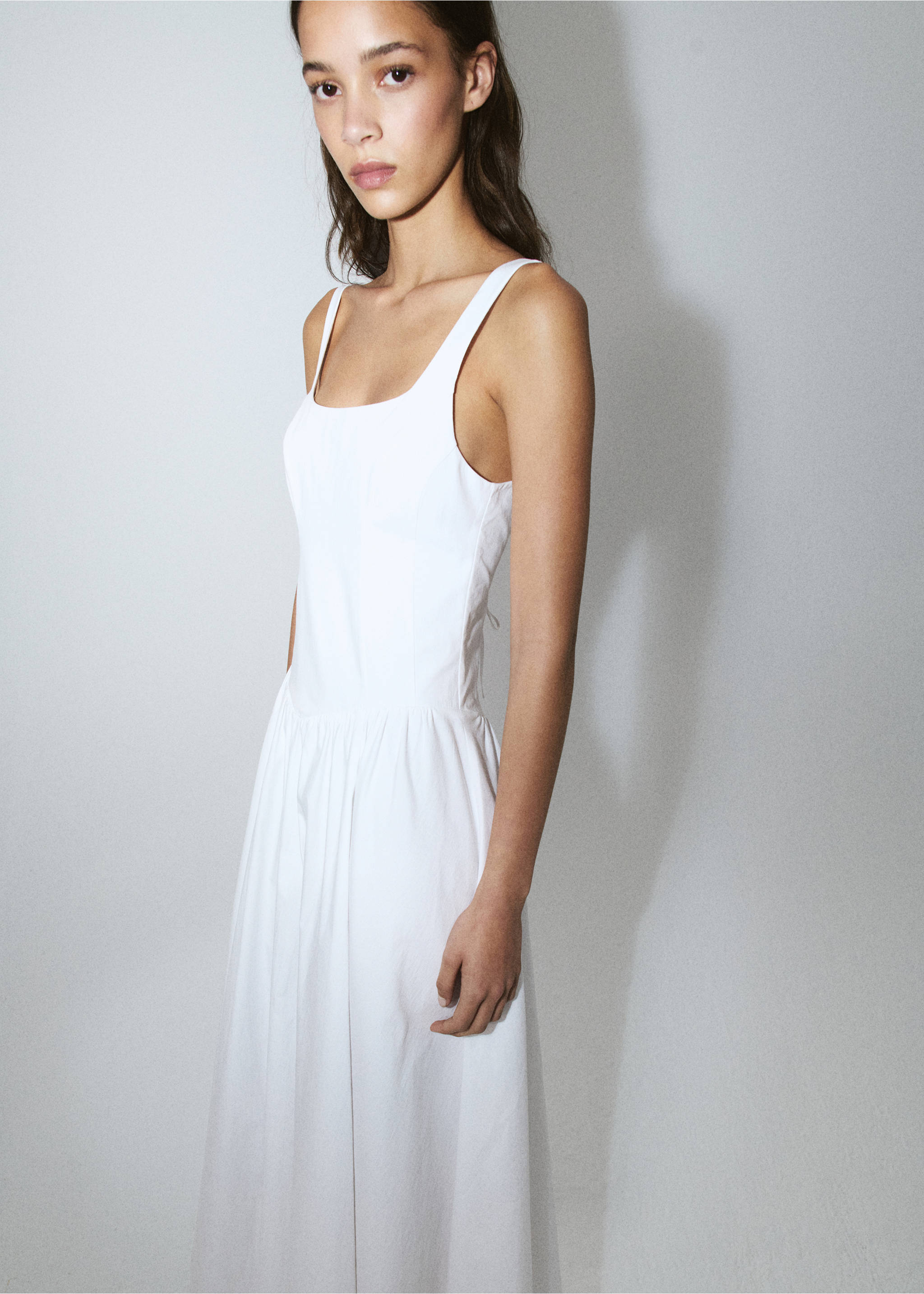 Corset dress with open back - Medium plane, White. Ref: 27049217-00.