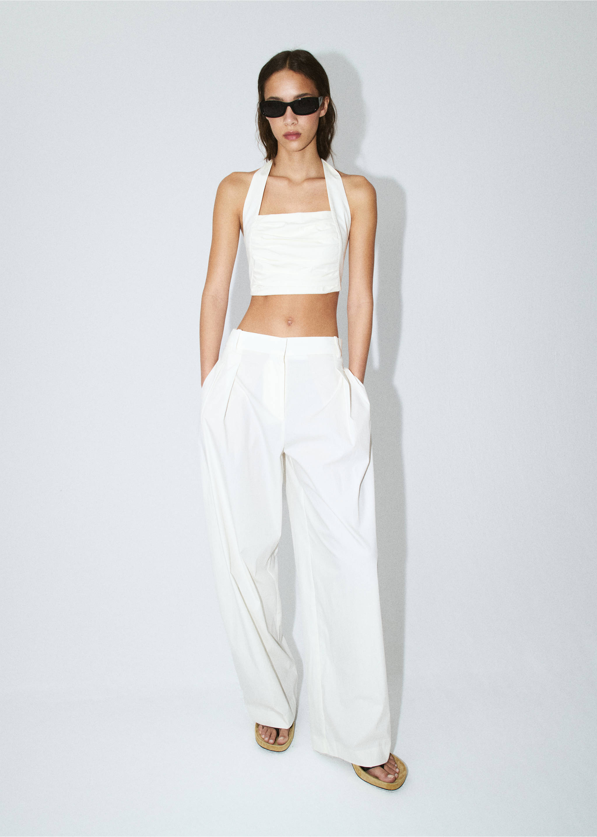 Straight mid-rise trousers - General plane, White. Ref: 27049218-00.