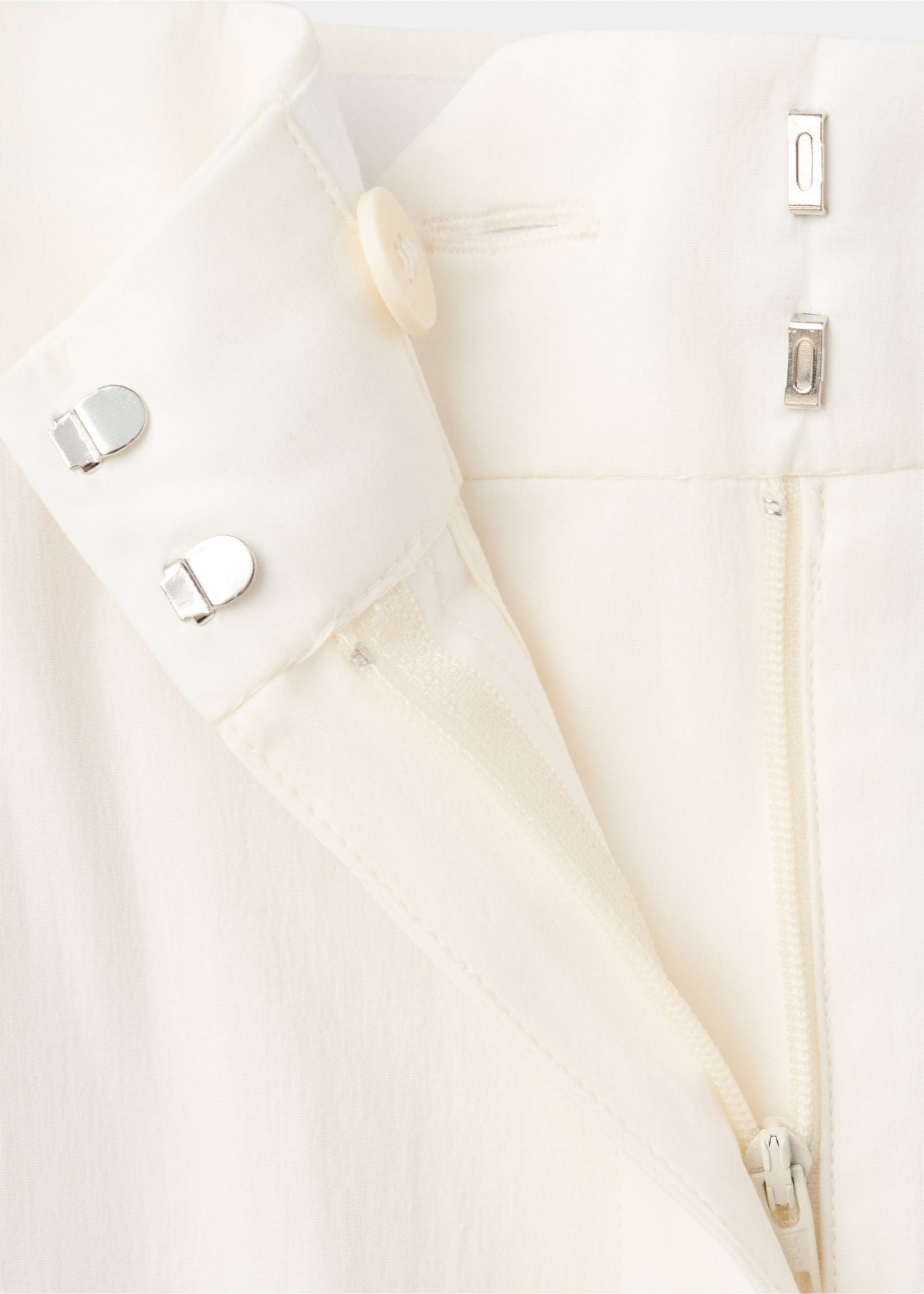 Straight mid-rise trousers - Details of the article 8, White. Ref: 27049218-00.