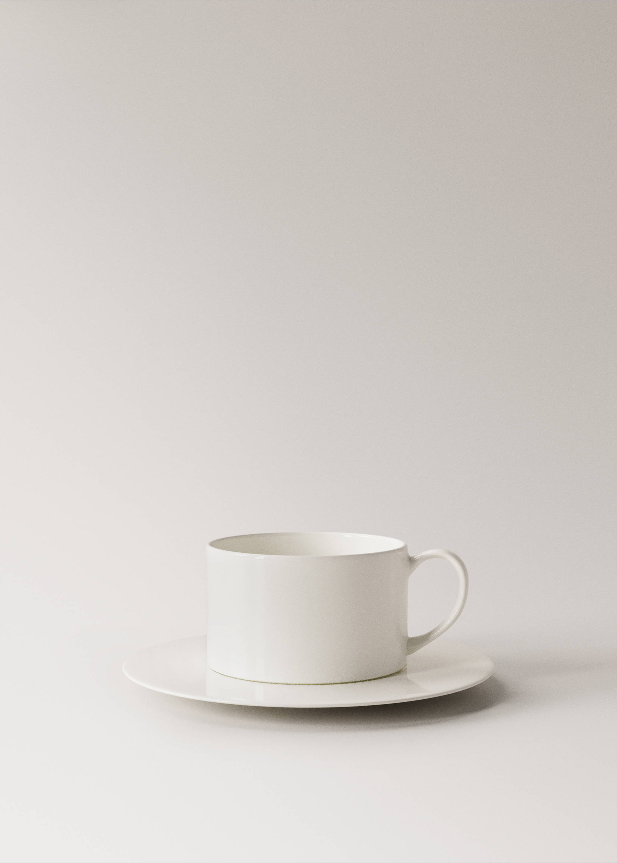 Kaffekopp och assiett i ultralätt benporslin - Artikel utan modell, Vit. Ref: 27051168-00.