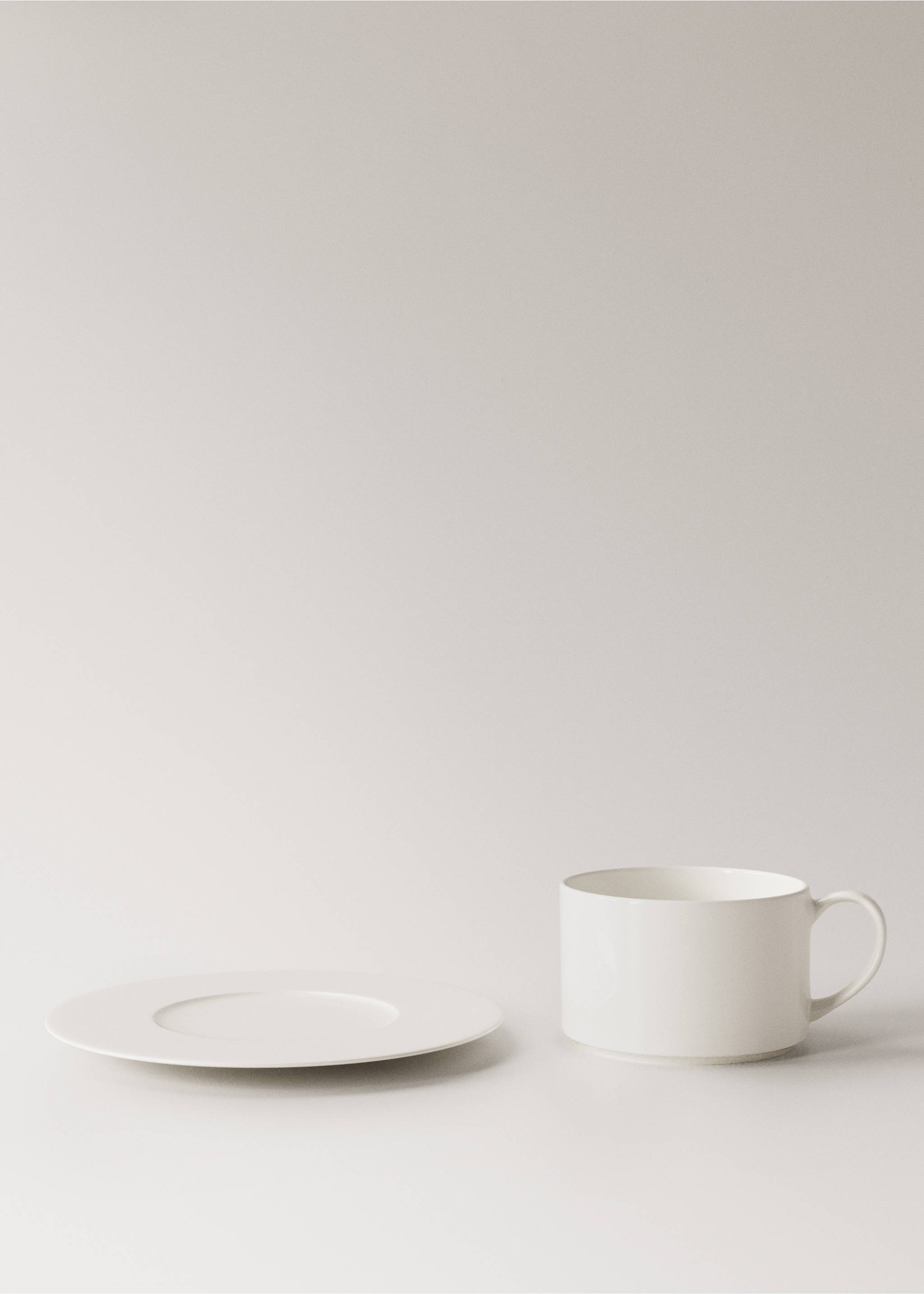 Ultra-light bone china coffee cup and saucer - Details of the article 3, White. Ref: 27051168-00.
