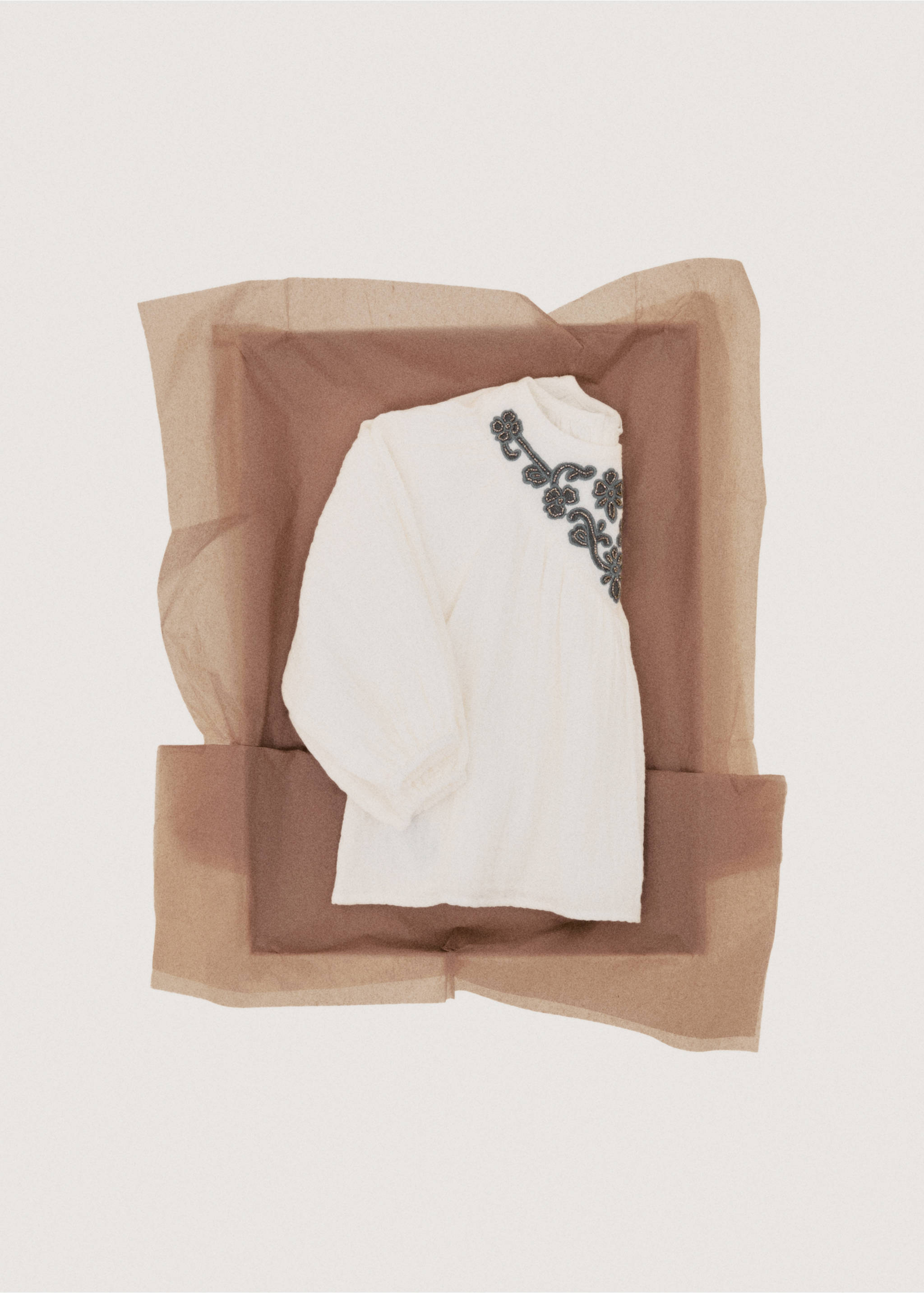 Blusa bordado abalorios - Detalle del artículo 7, Blanco. Ref: 27051173-00.