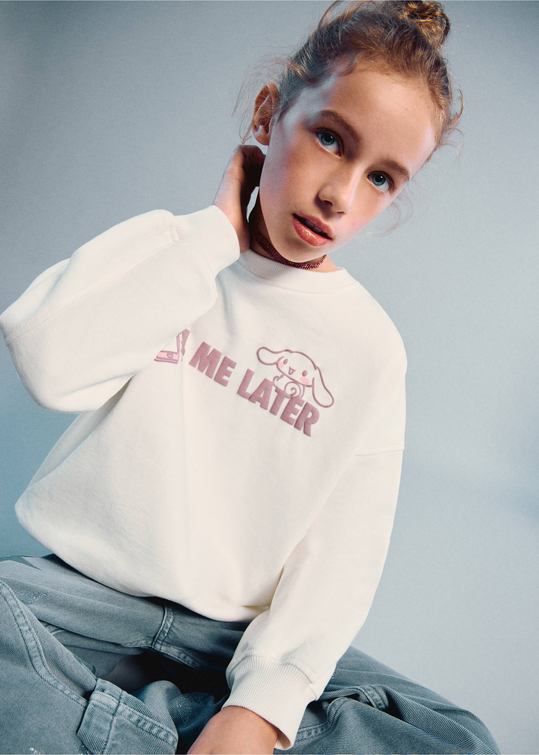 Sweat-shirt Hello Kitty - Plan moyen, Blanc cassé. Ref: 27051184-00.