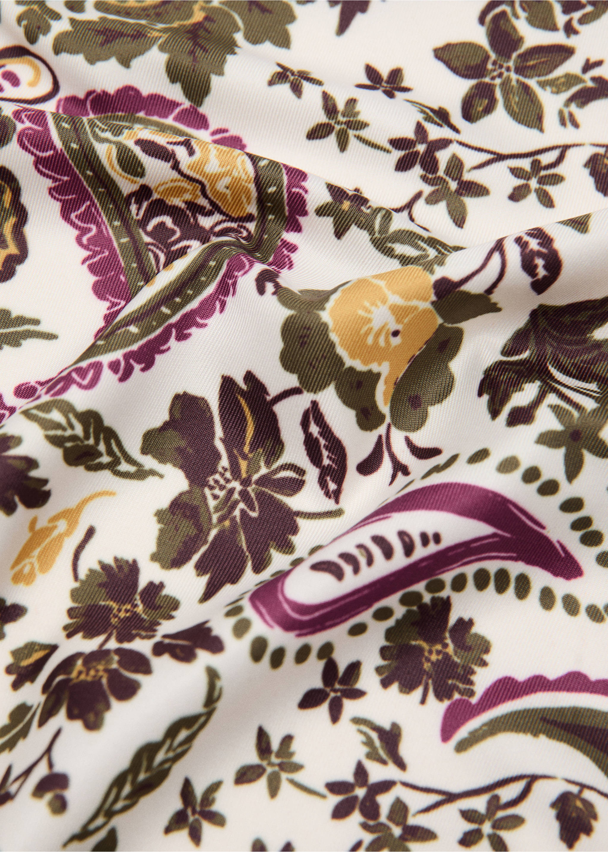 Paisley Satin Tuch - Mittlere Ansicht, Khaki. Ref: 27051197-00.