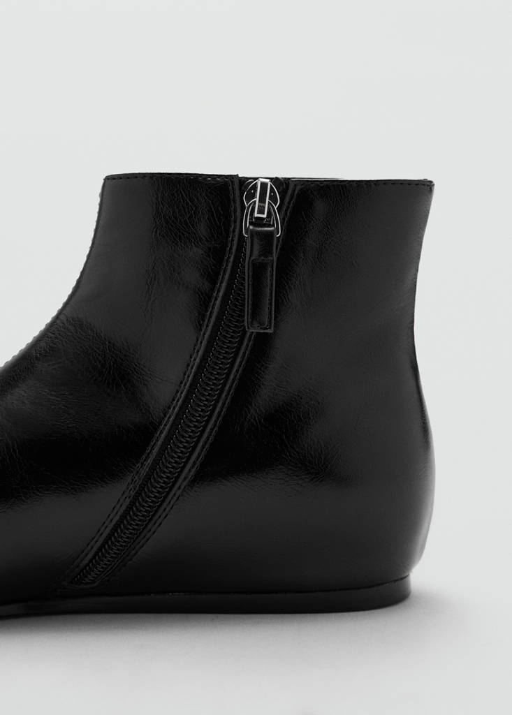Flat ankle boots with zip — Black