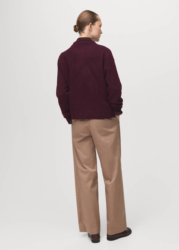 Medium-knit sweater — Maroon