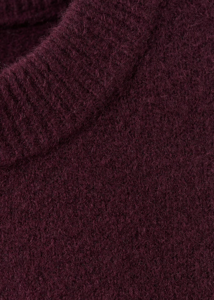 Medium-knit sweater — Maroon