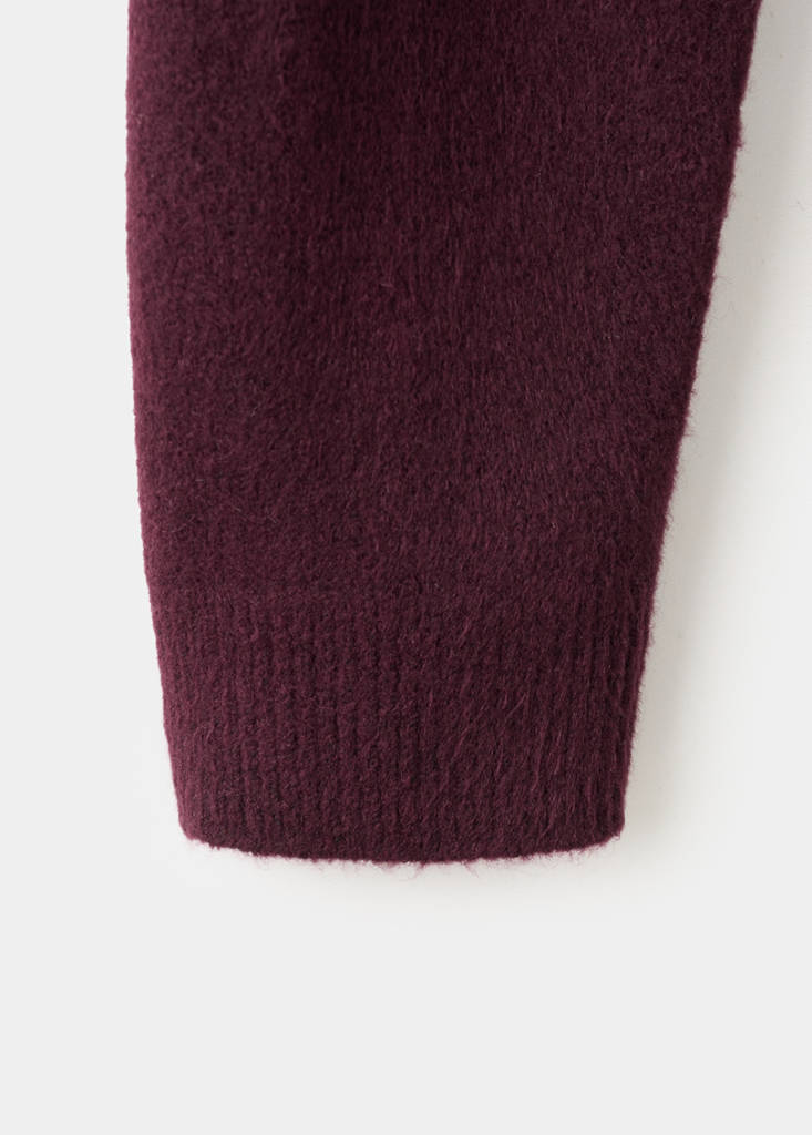 Medium-knit sweater — Maroon