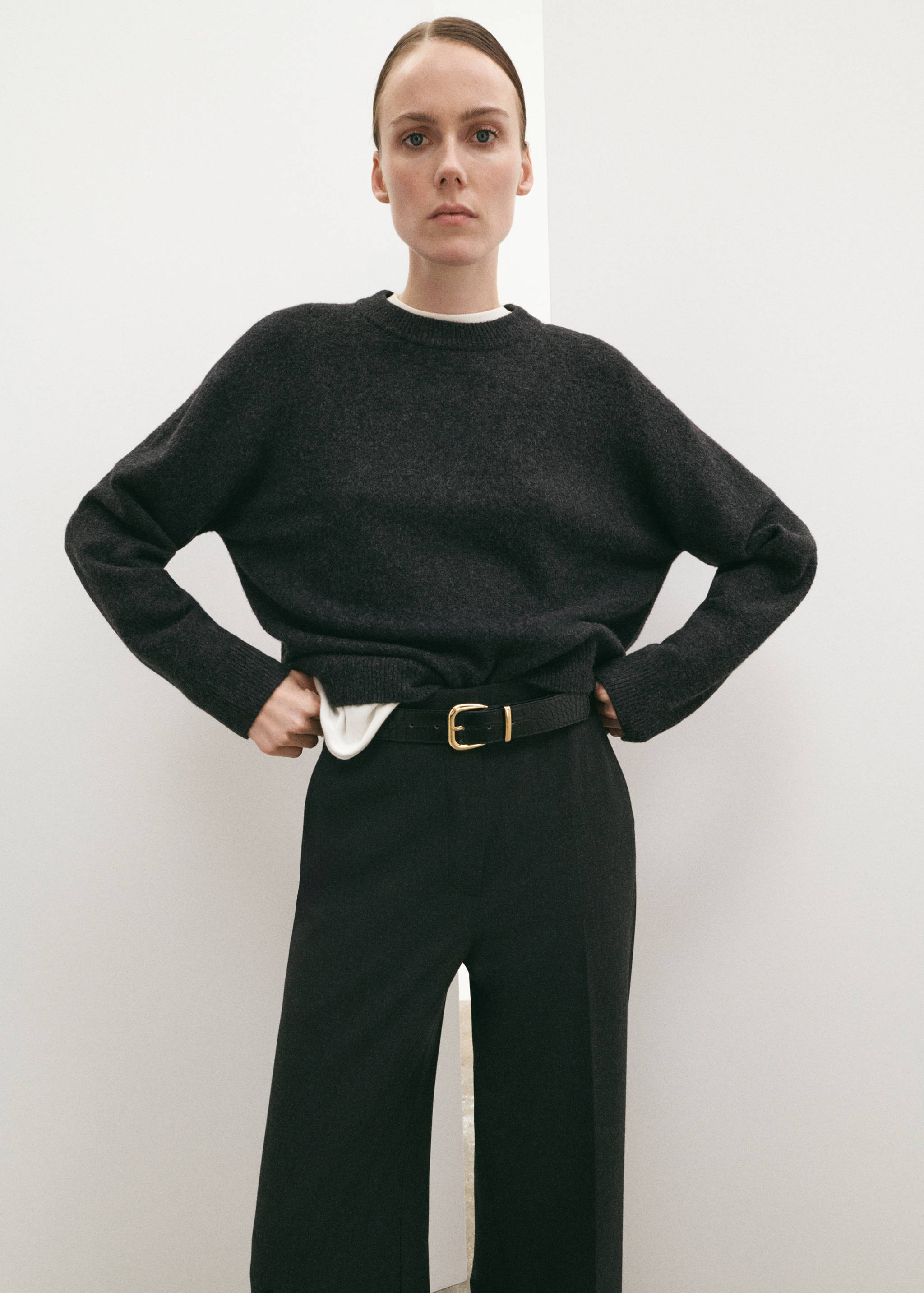 Medium-knit sweater - Medium plane